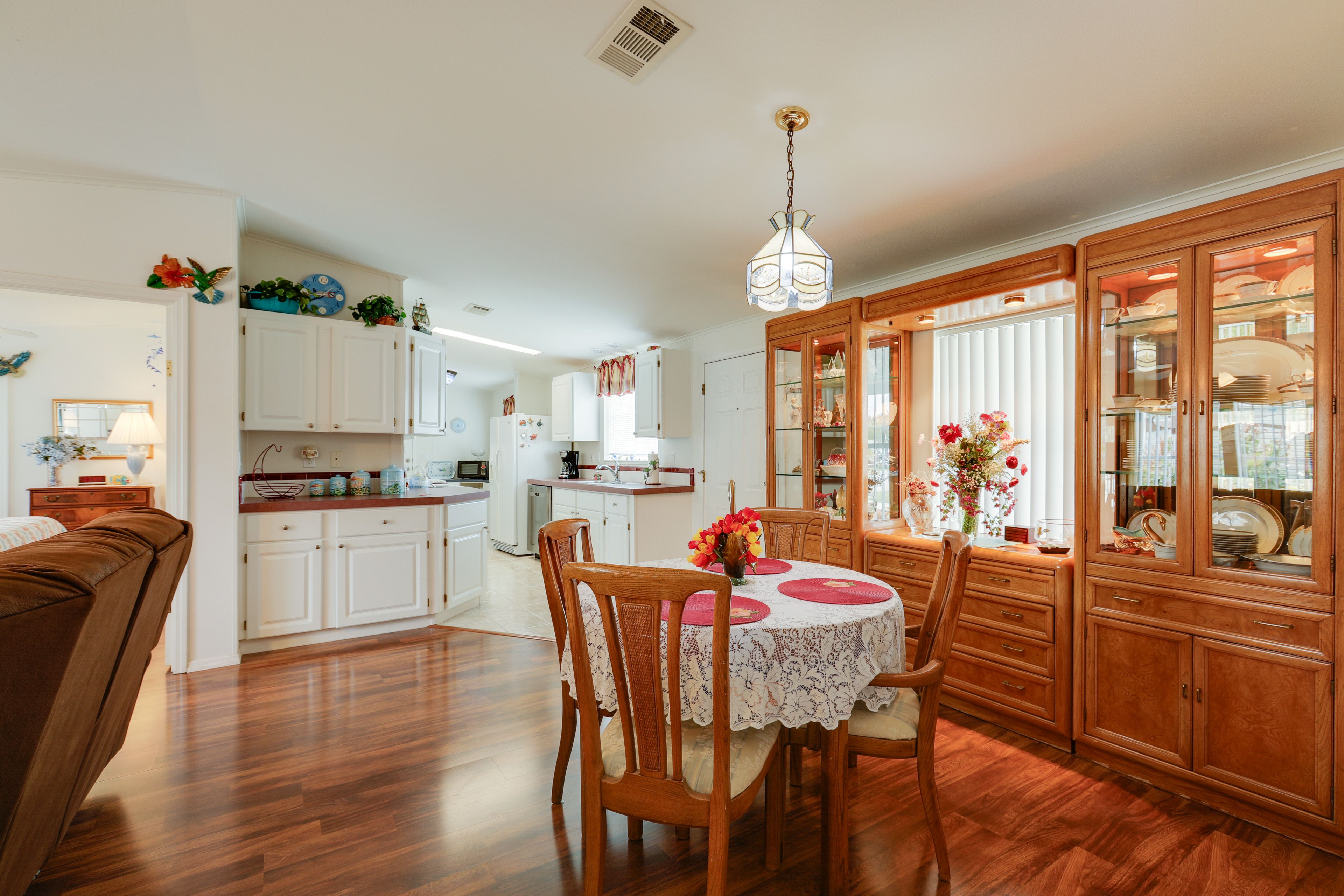 Kitchen | Dining Area