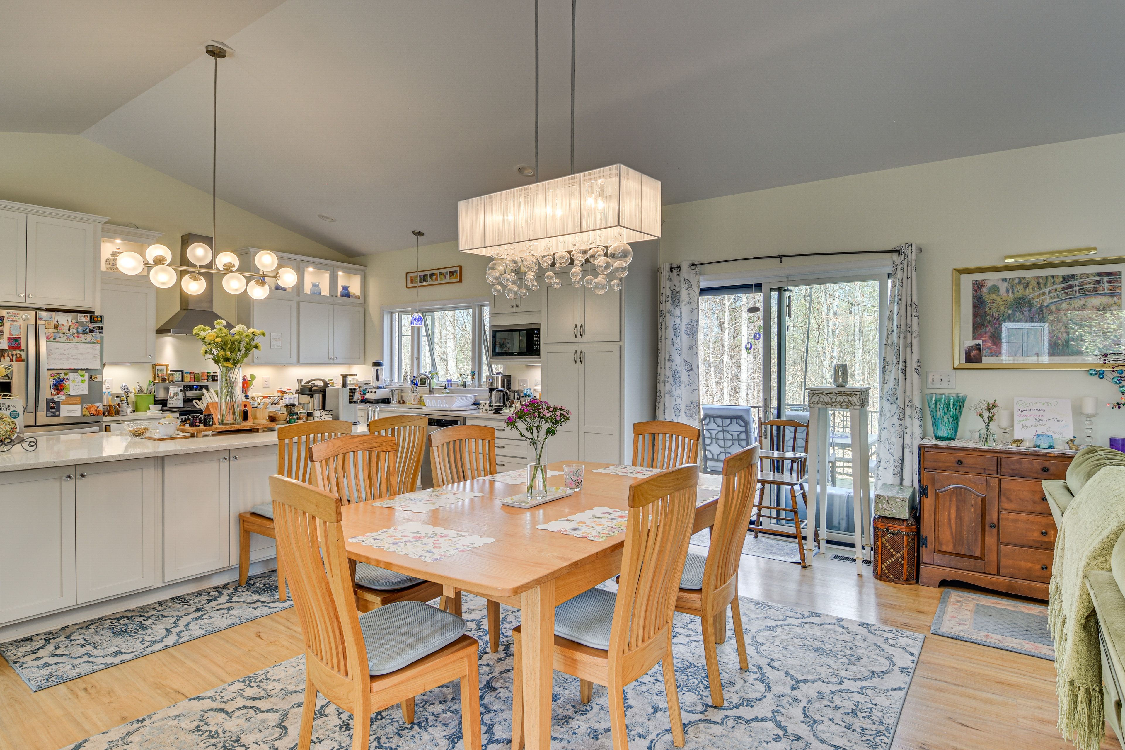 Kitchen | Dining Area