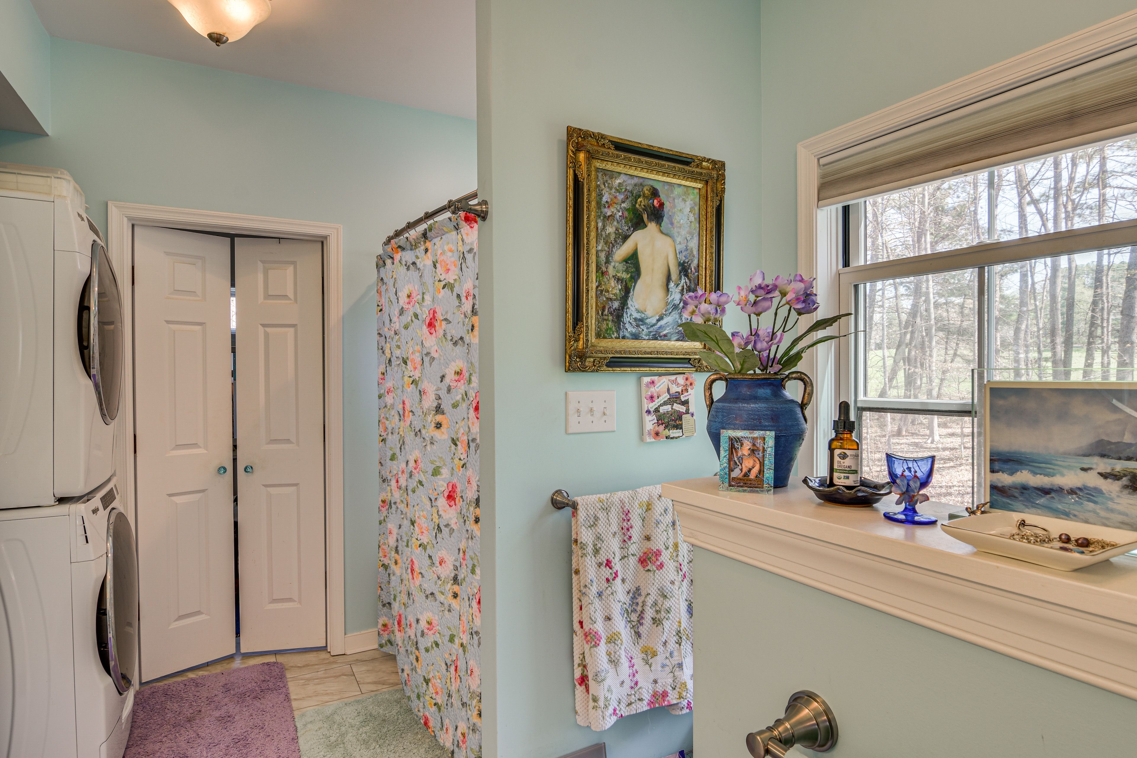 En-Suite Bathroom | Washer/Dryer | Main Level