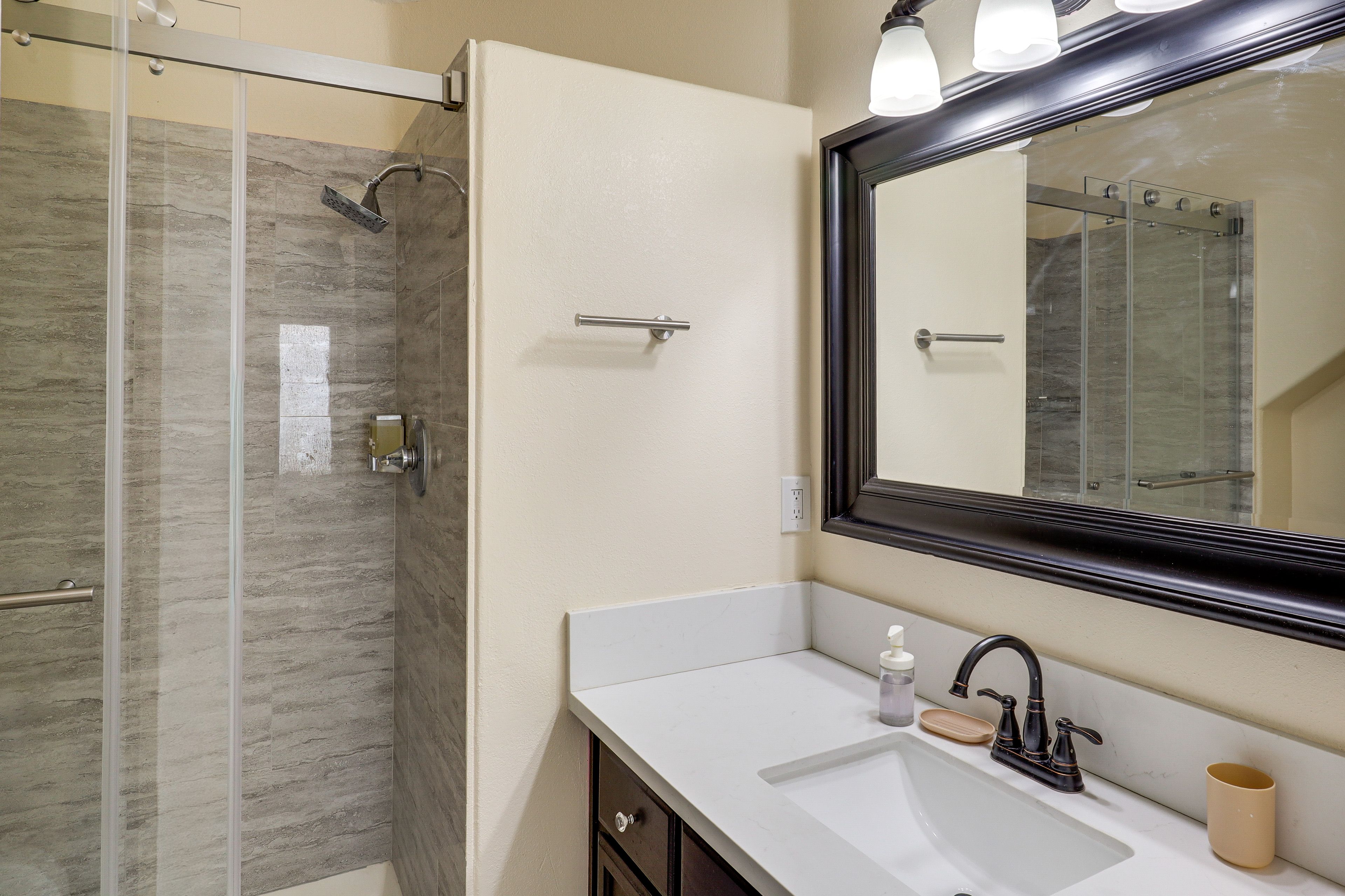 Full Bathroom | Main Level