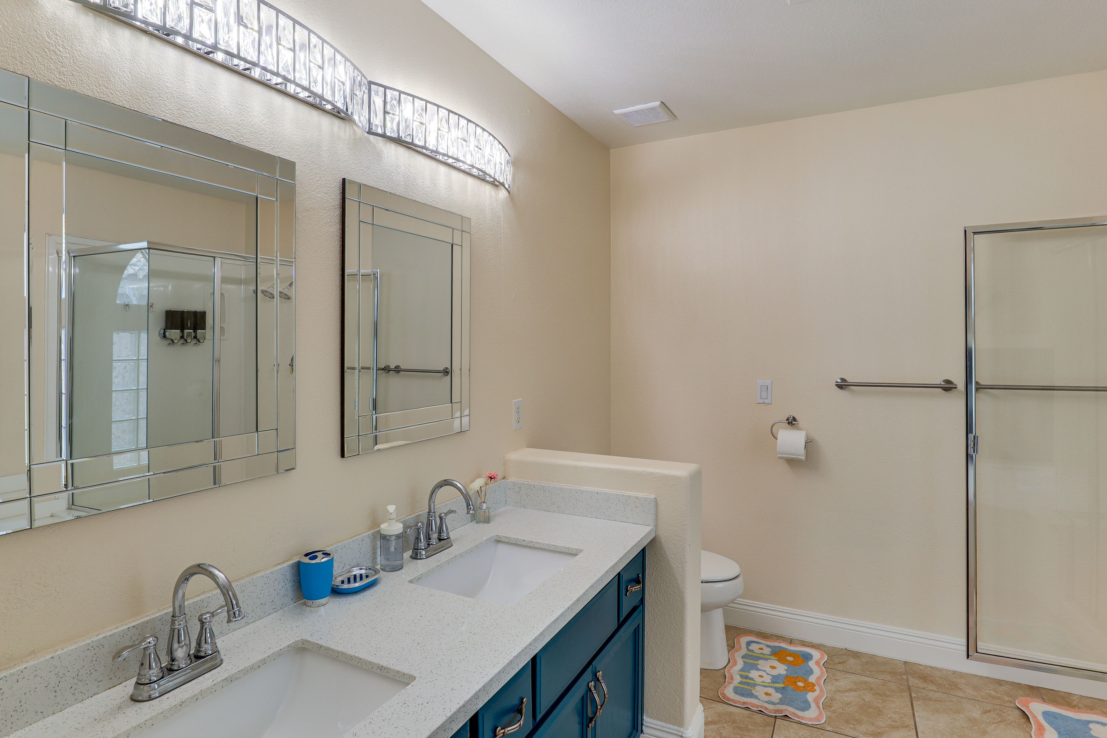 En-Suite Bathroom | Upper Level