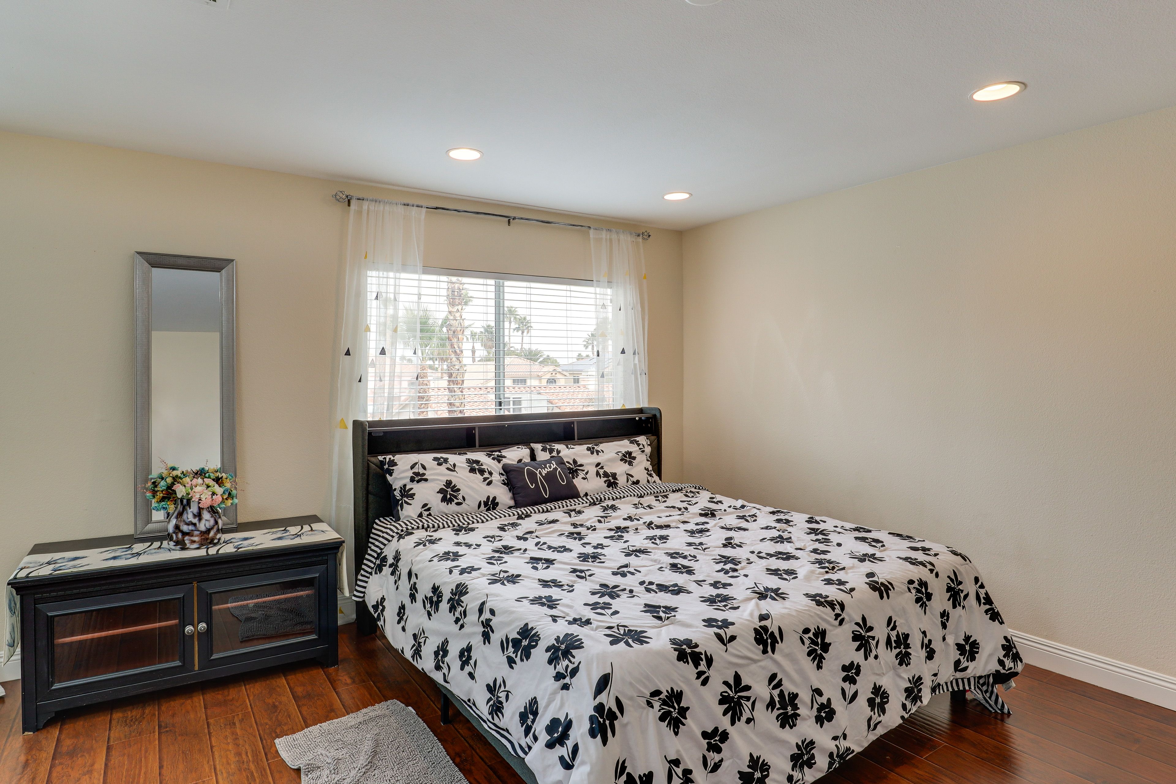 Bedroom 2 | Upper Level | King Bed | Twin Daybed w/ Twin Trundle