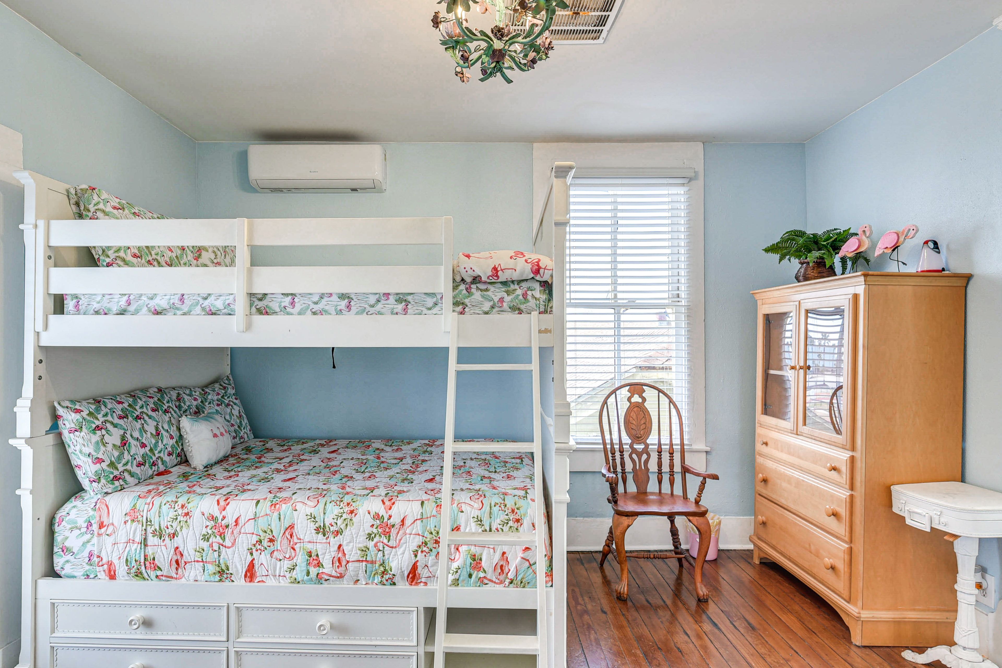 Bedroom 1 | Queen Bunk Bed | 2nd Floor