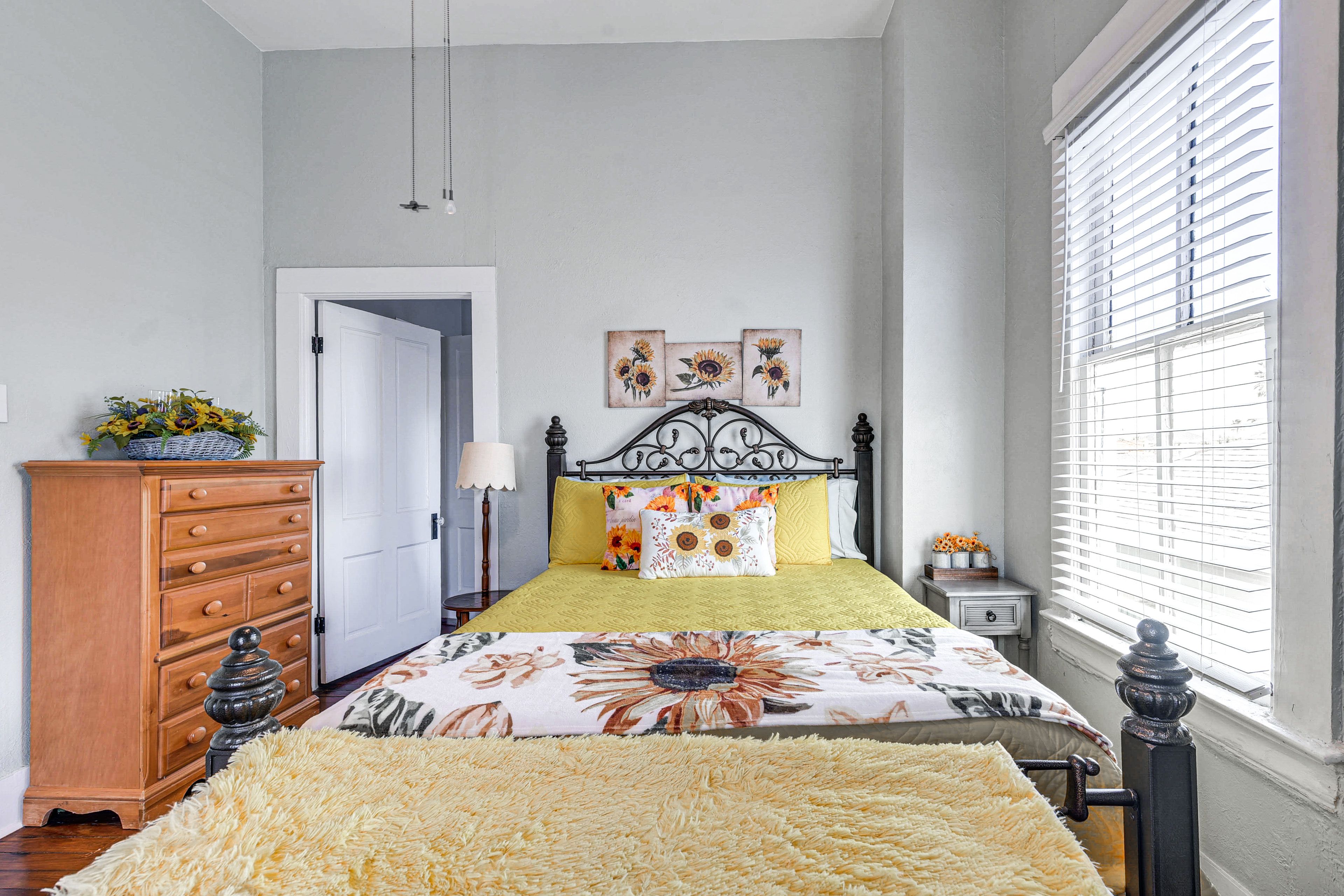 Bedroom 3 | Queen Bed | 2nd Floor