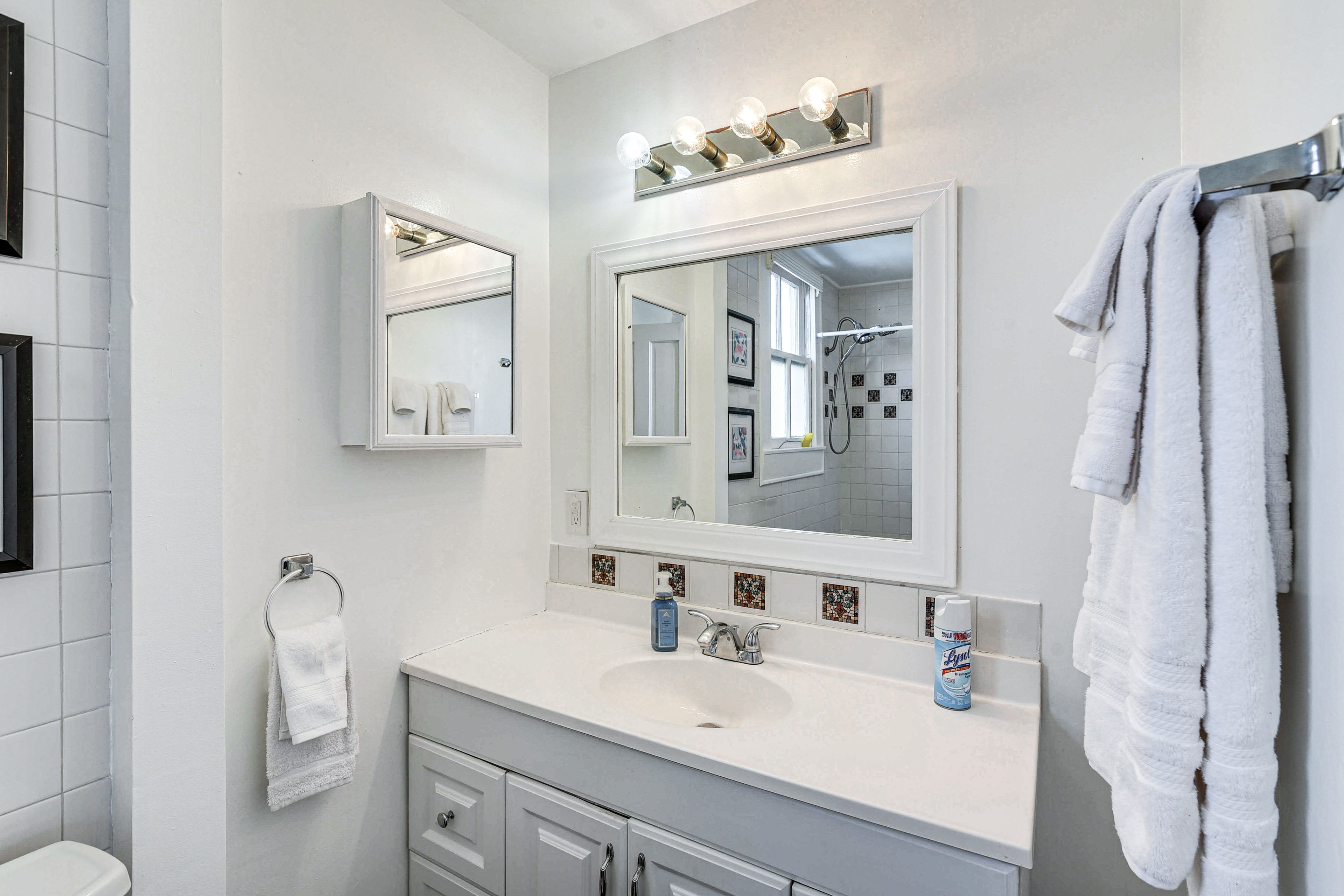 Bathroom | 2nd Floor