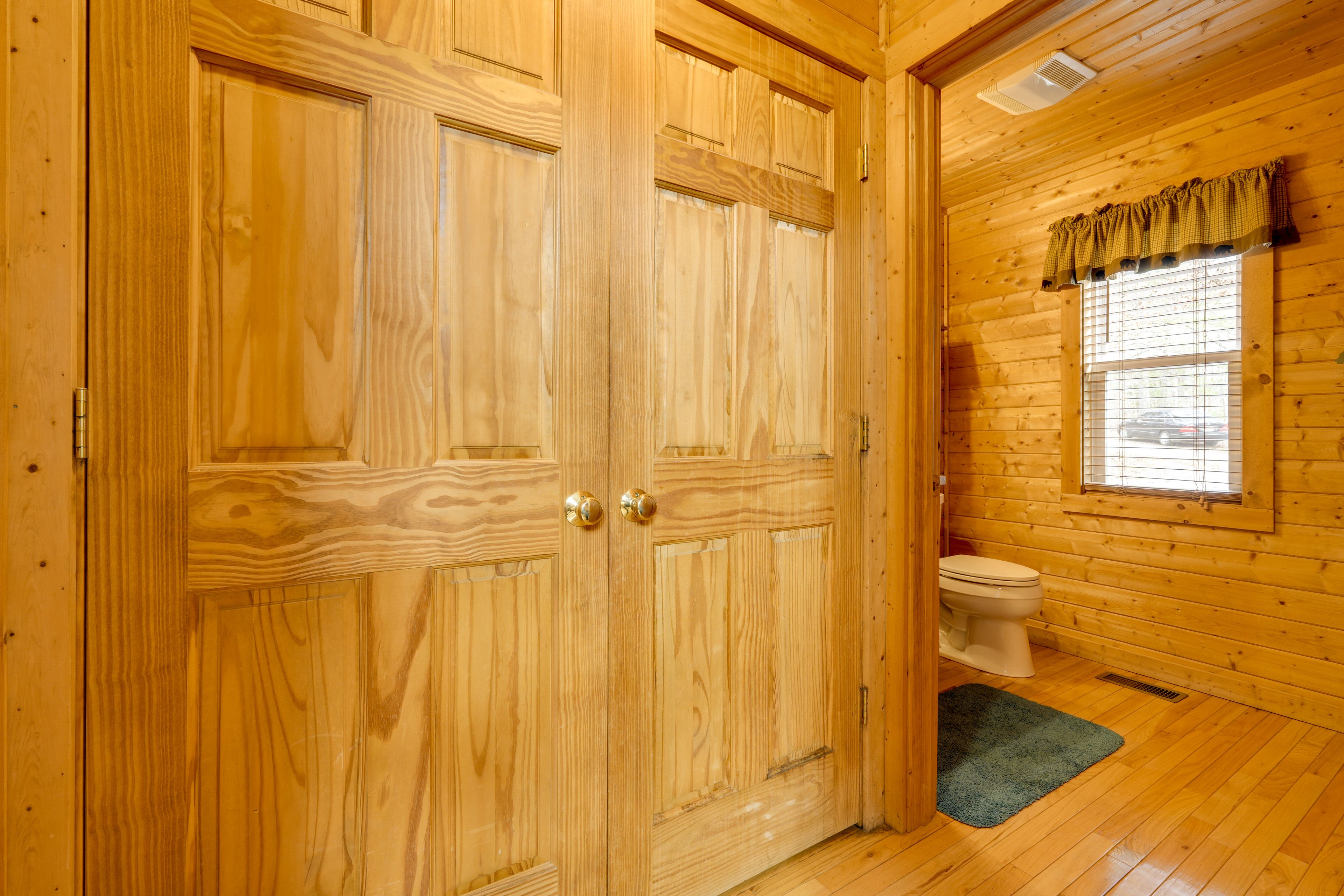 Half Bathroom | Laundry Closet | Main Floor