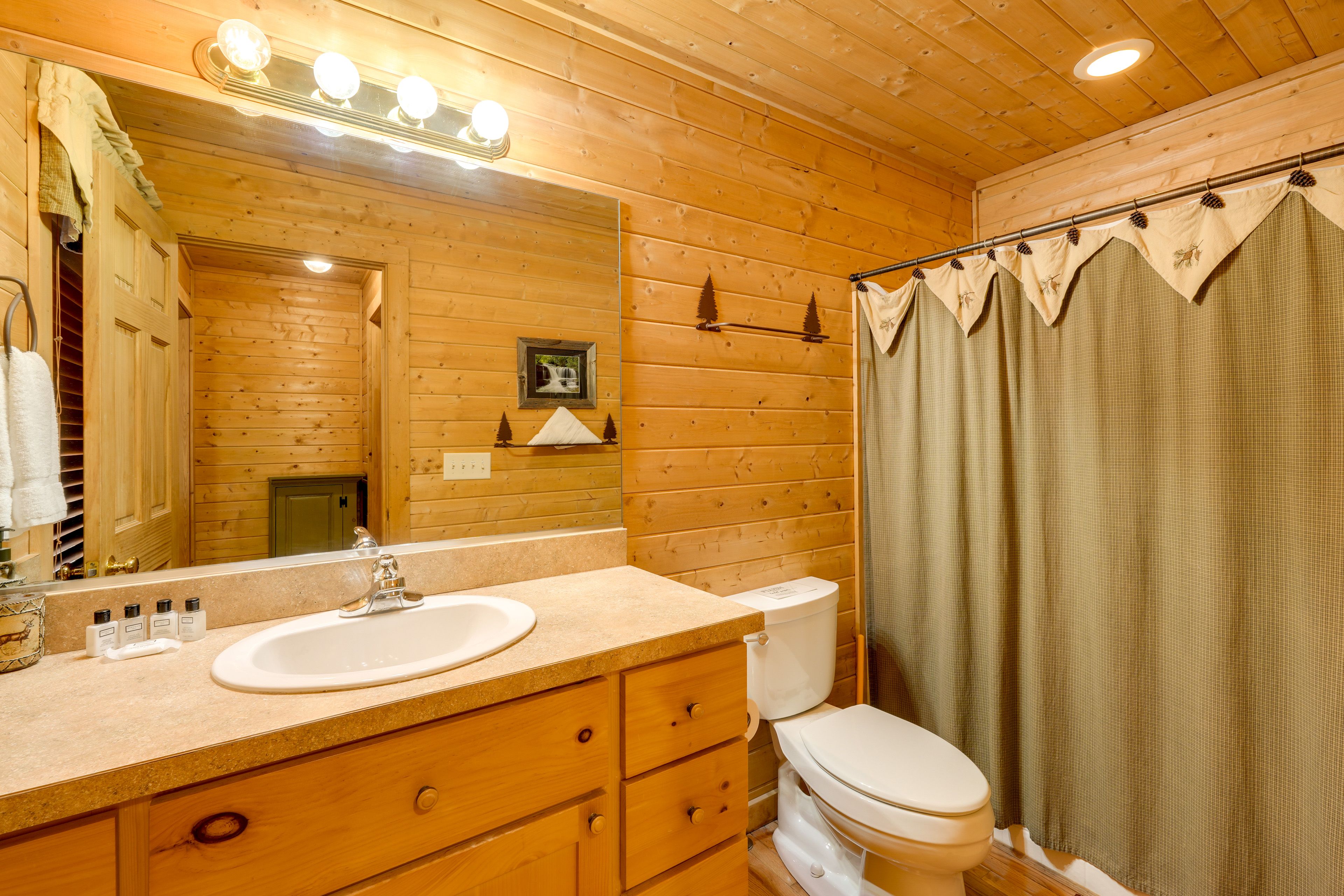 En-Suite Bathroom | Main Floor