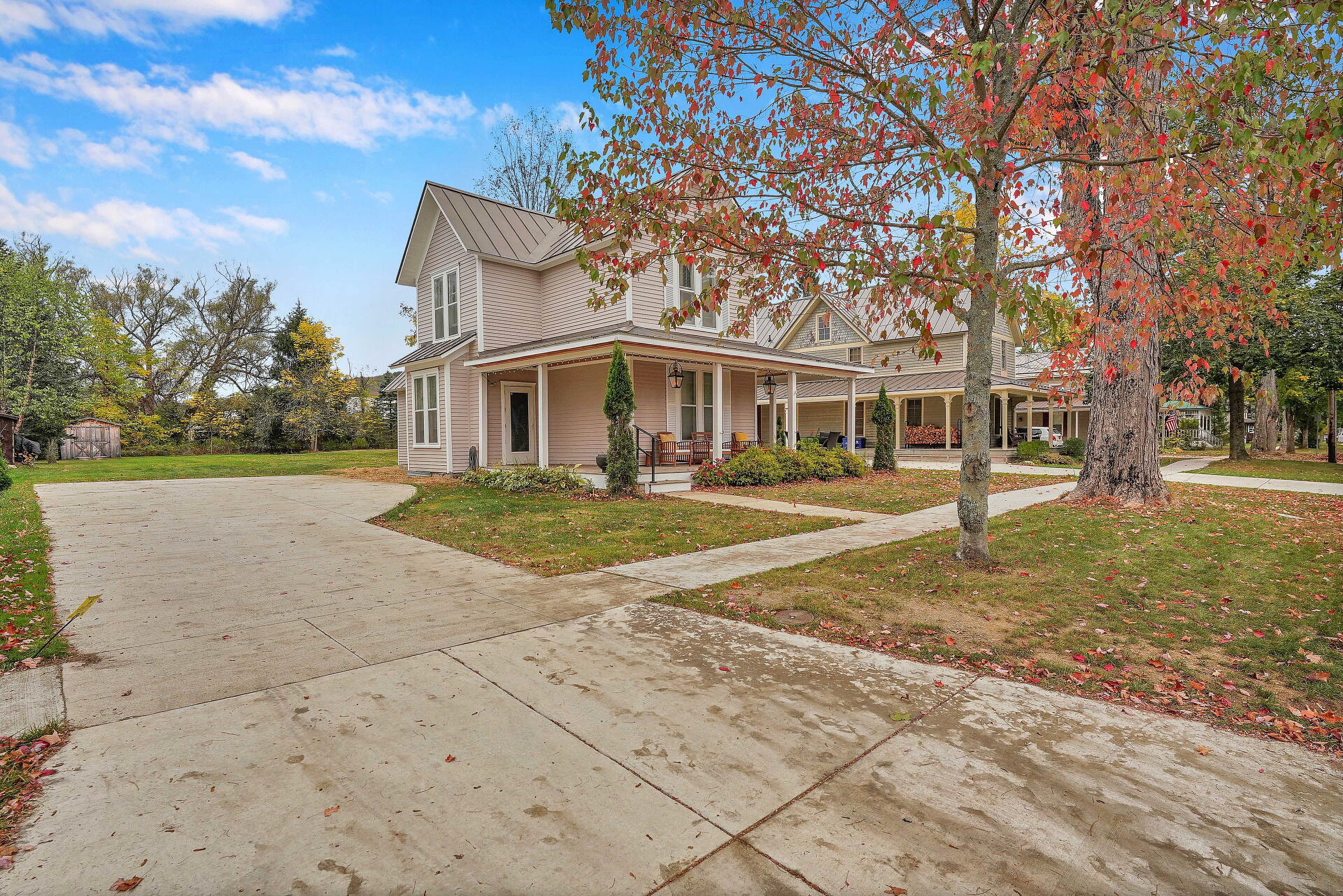 Parking | Driveway (2 Vehicles)