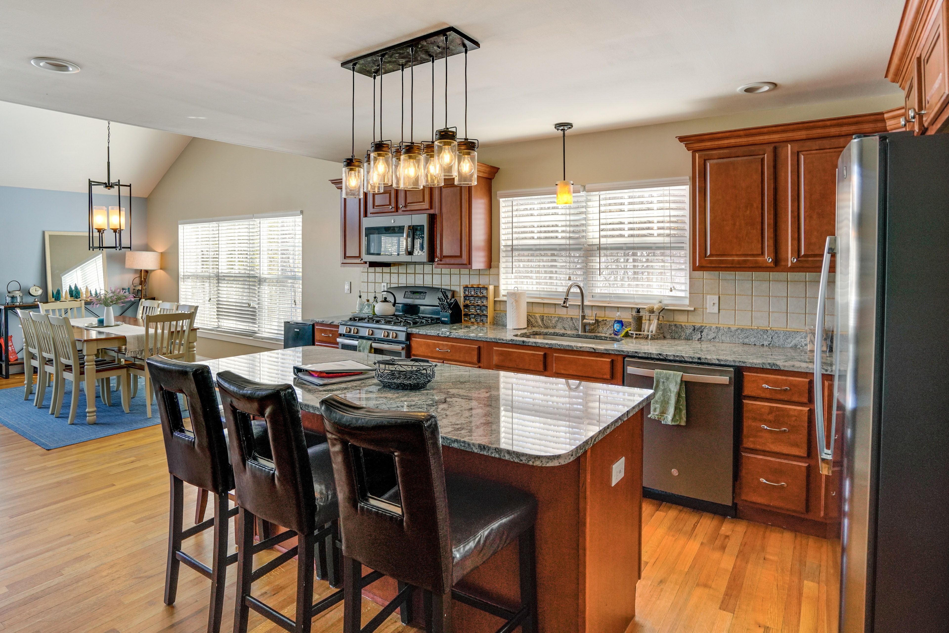 Kitchen | Main Level