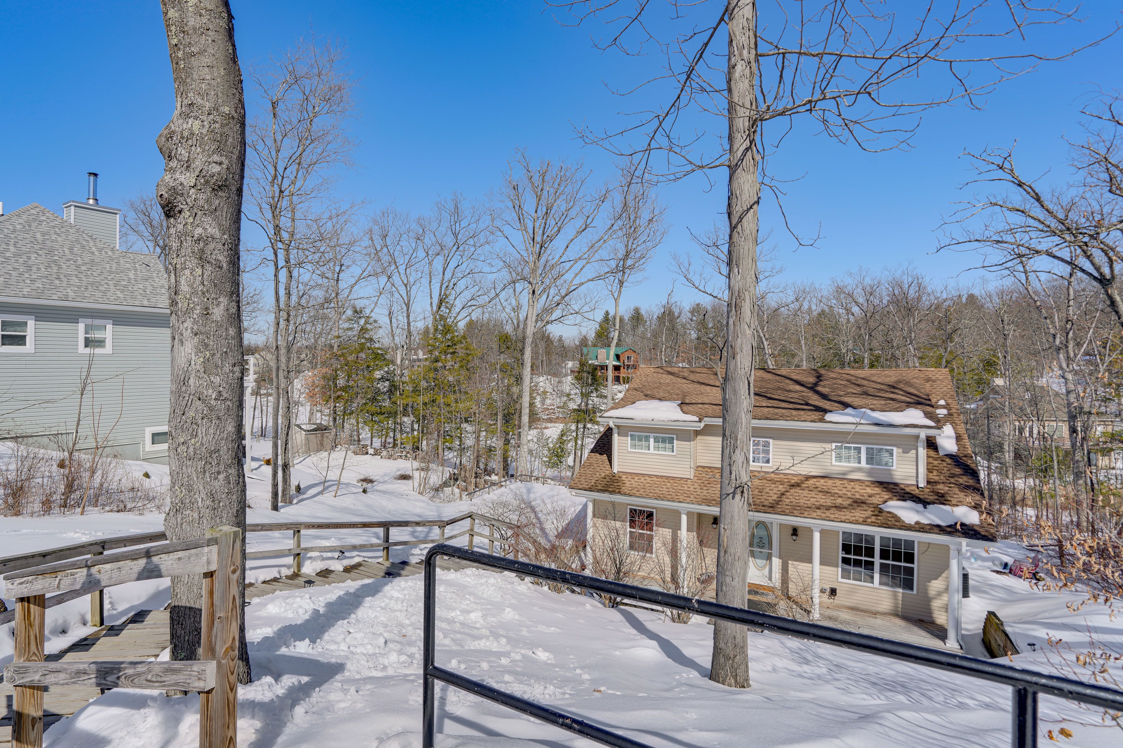 Driveway Parking | 5 Vehicles