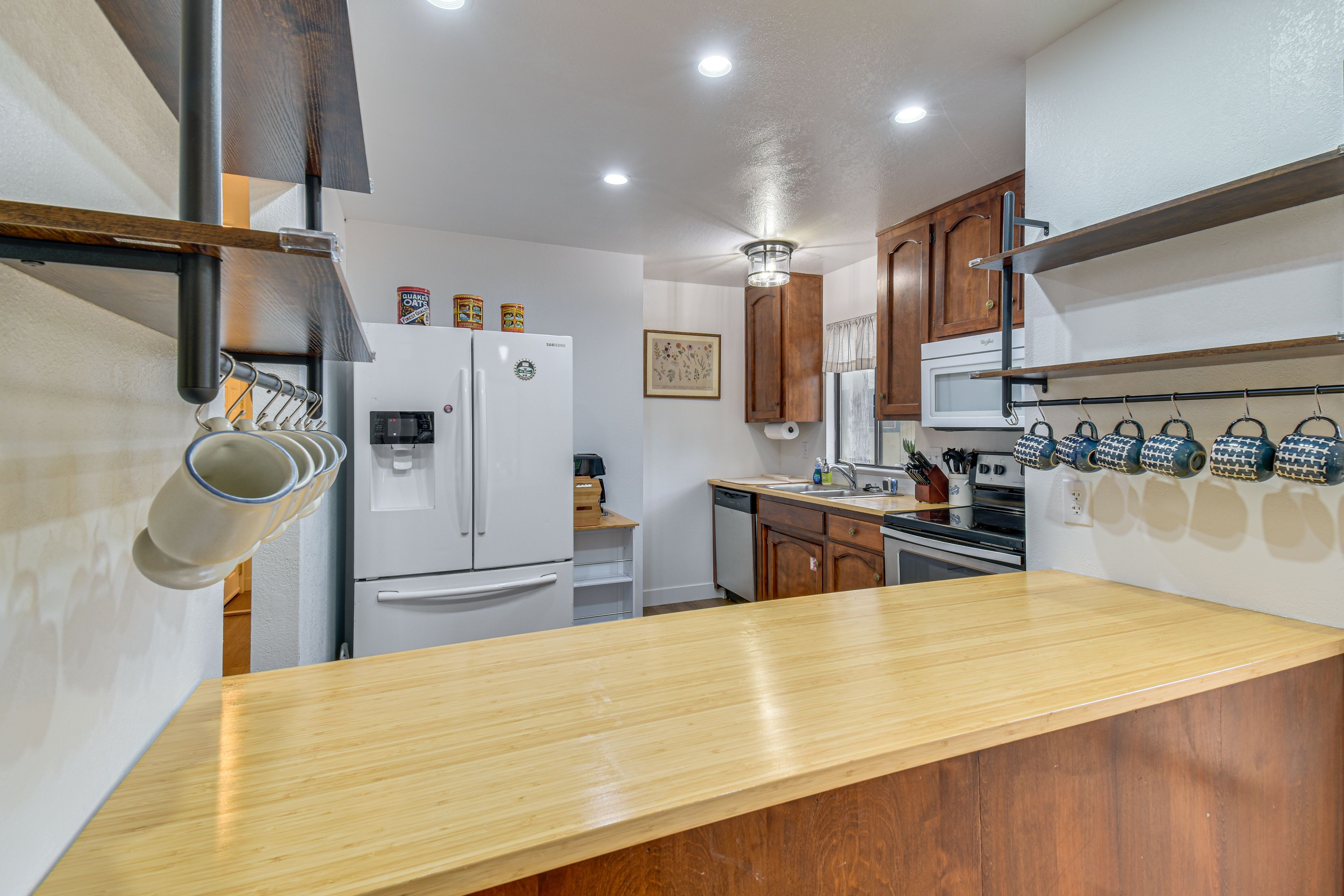 Kitchen | Drip & Pod Coffee Makers | 1st Floor