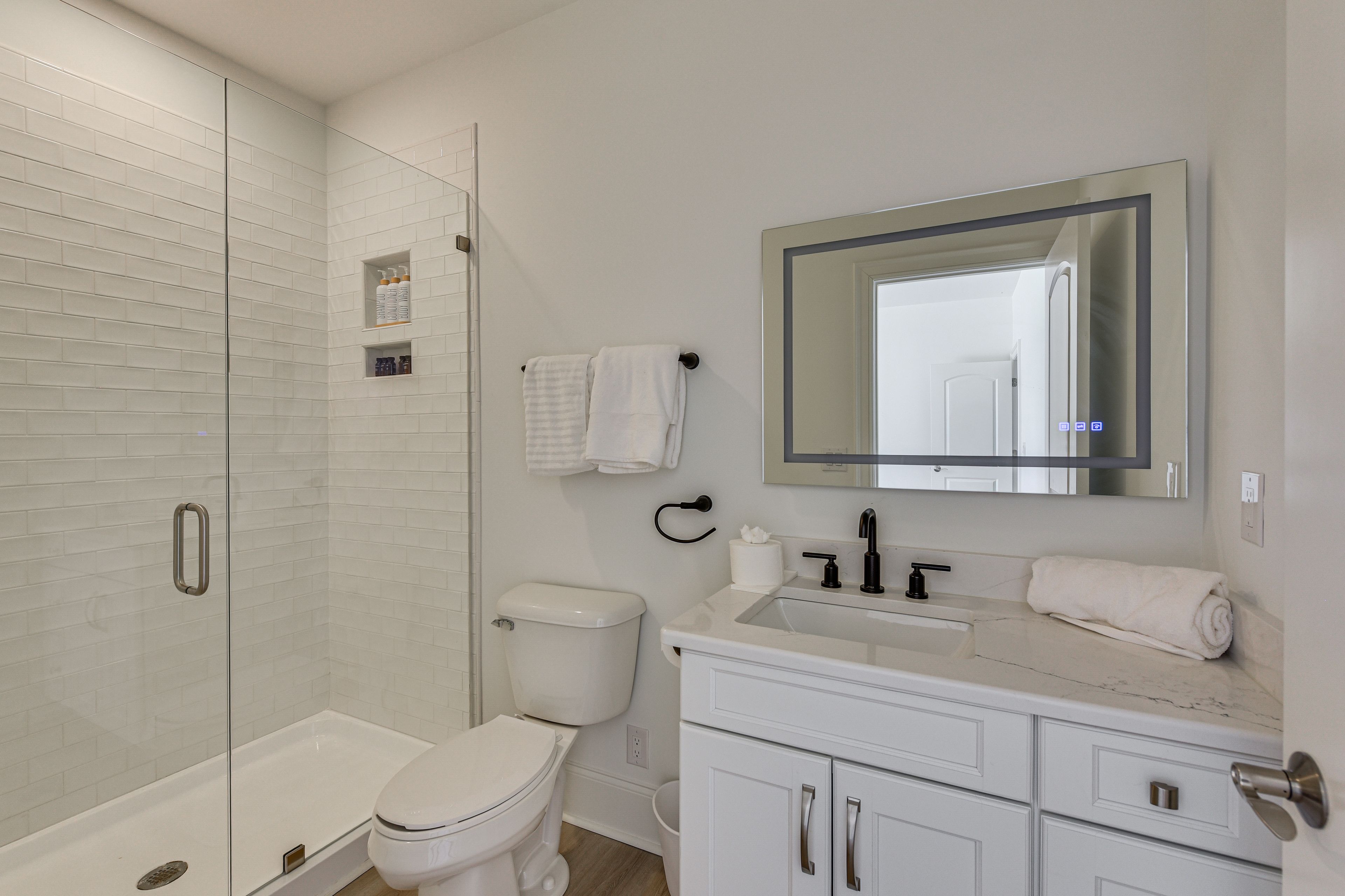 Full Bathroom | 2nd Floor