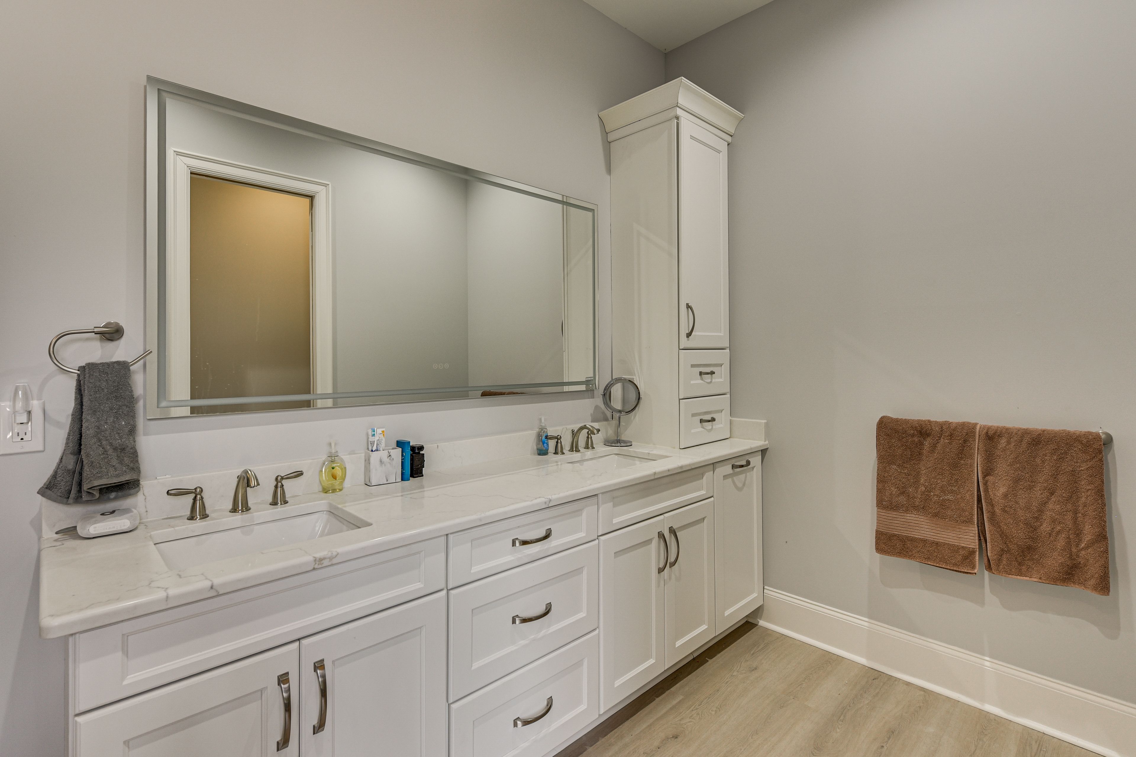 Full Bathroom | 1st Floor