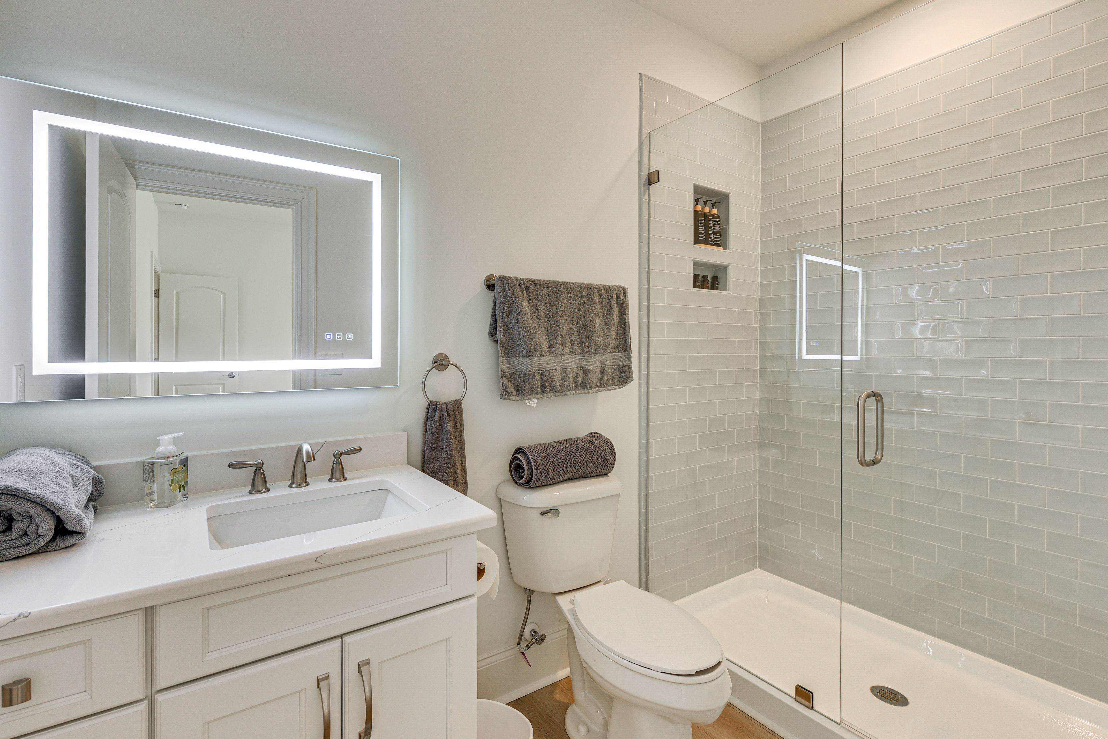 Full Bathroom | 2nd Floor