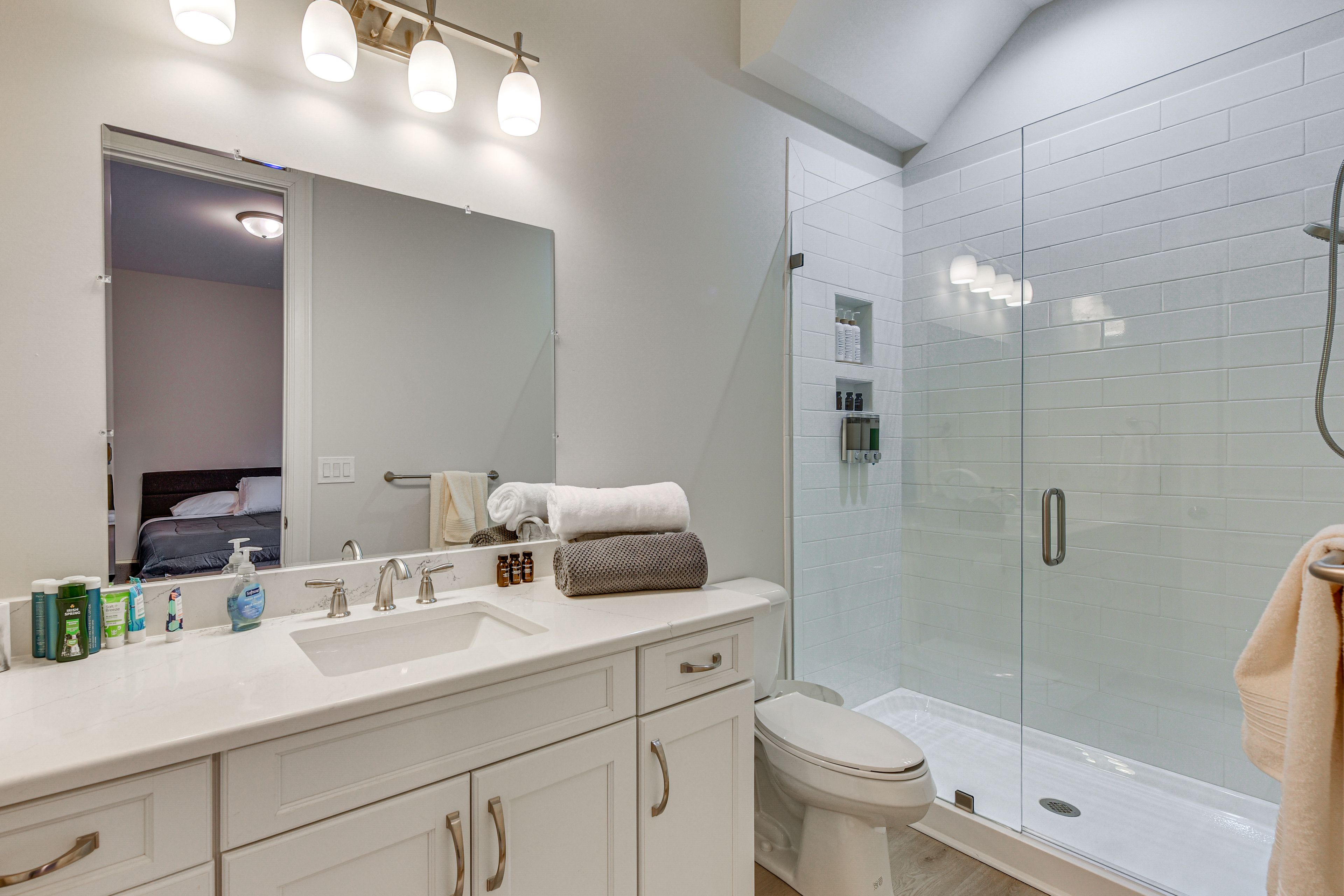 Full Bathroom | 1st Floor