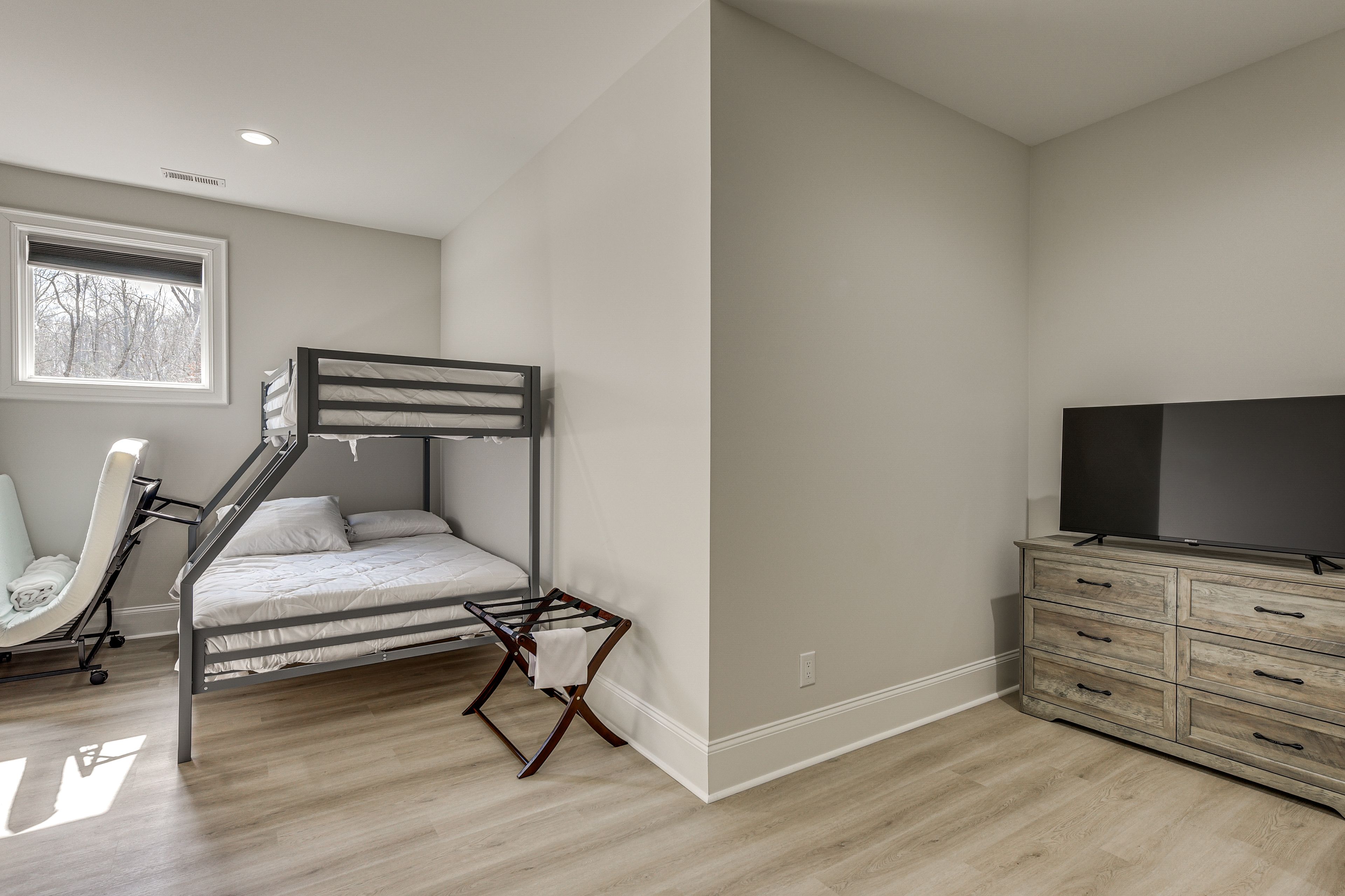 Bedroom 5 | Twin/Full Bunk Bed | 2nd Floor