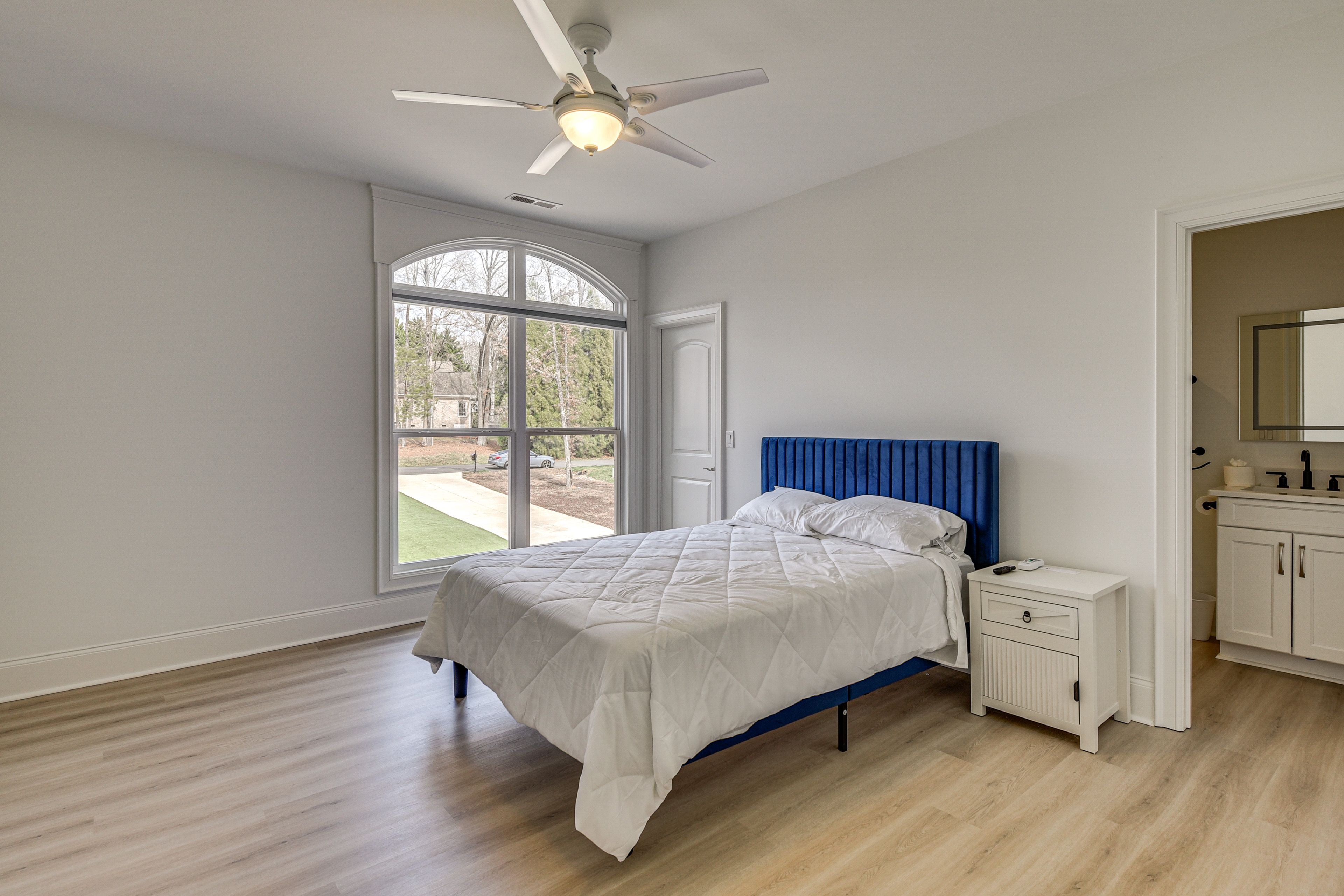 Bedroom 4 | Queen Bed | 2nd Floor