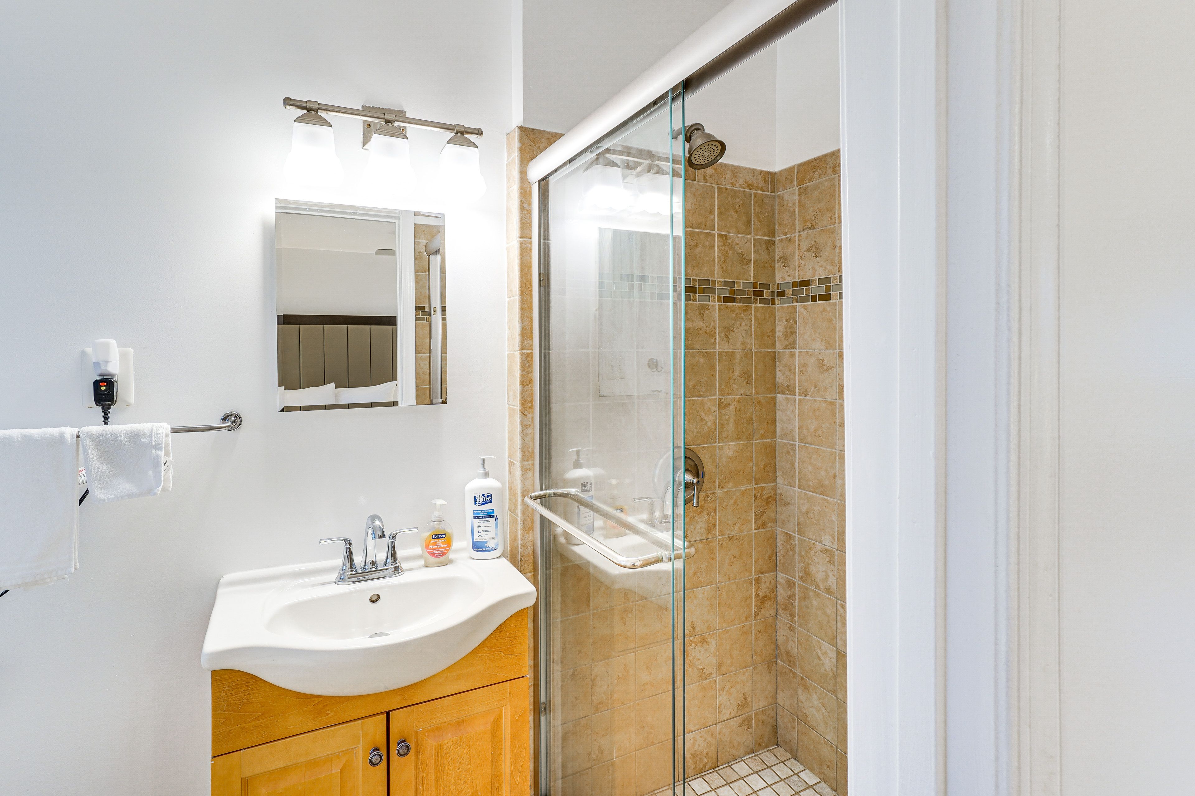 En-Suite Bathroom | Upper Level
