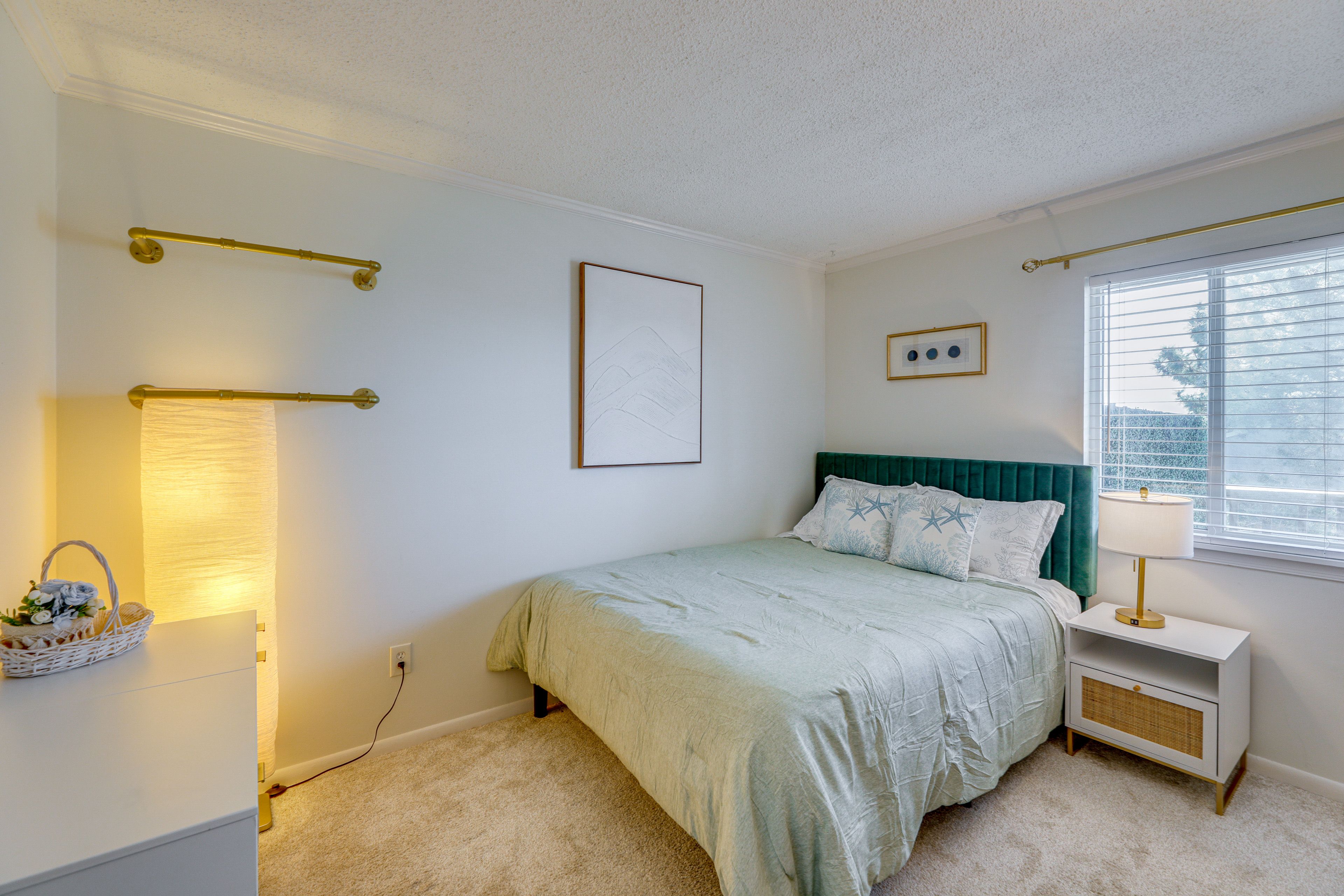 Bedroom 2 | Queen Bed