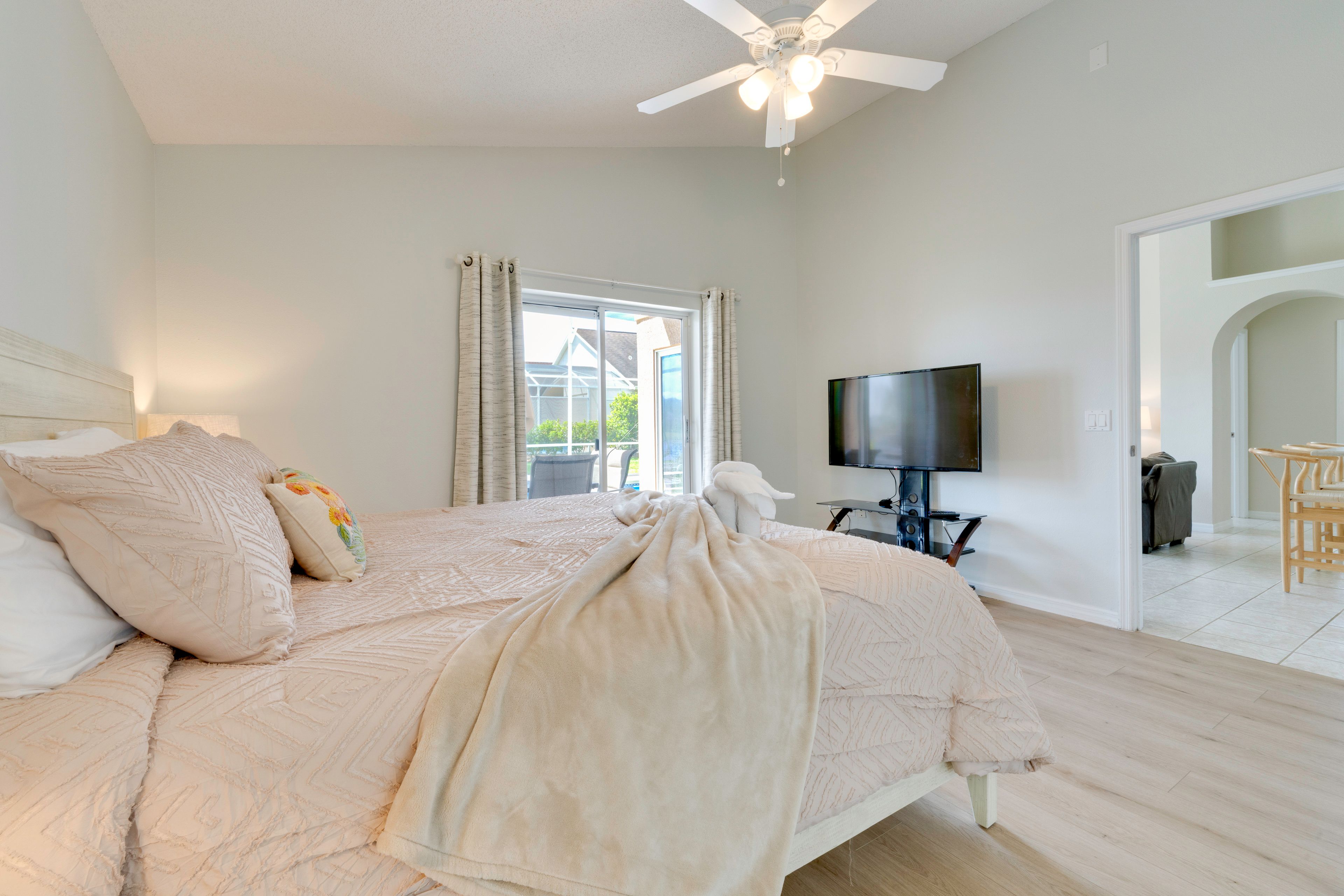 Bedroom 2 | King Bed