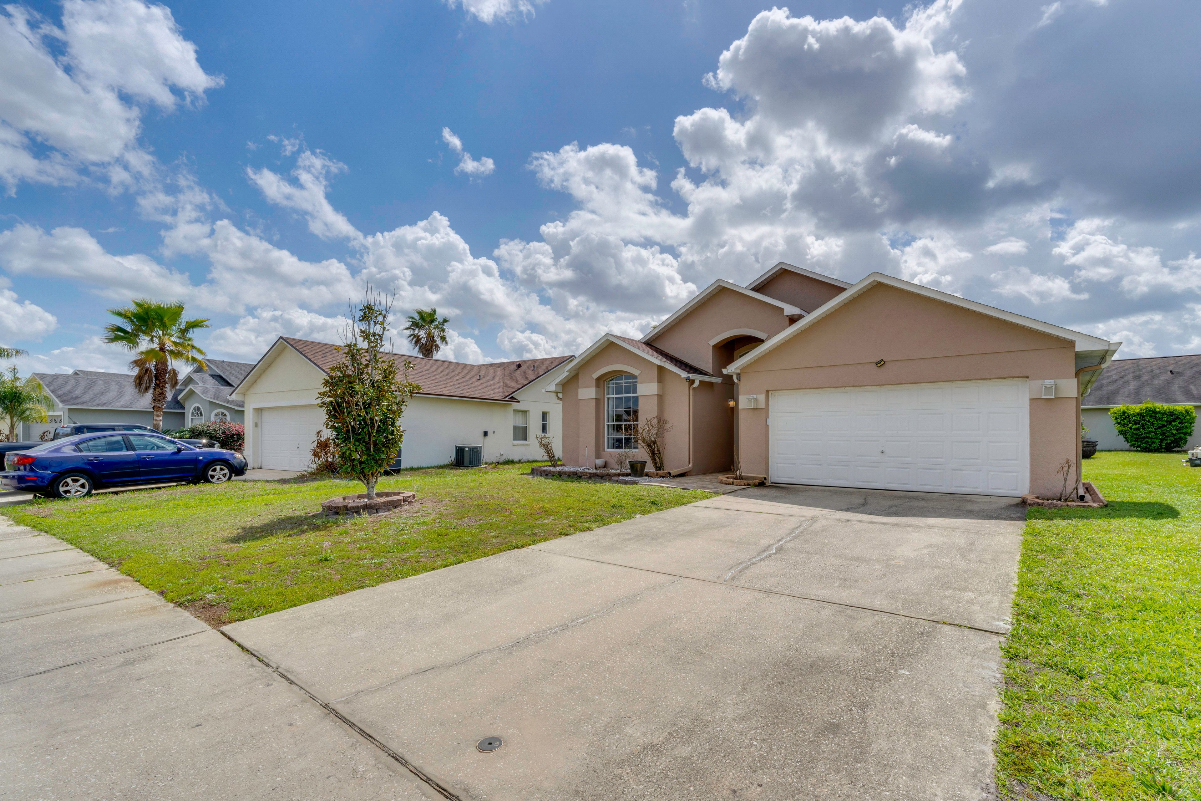 Parking | Driveway (4 Vehicles)