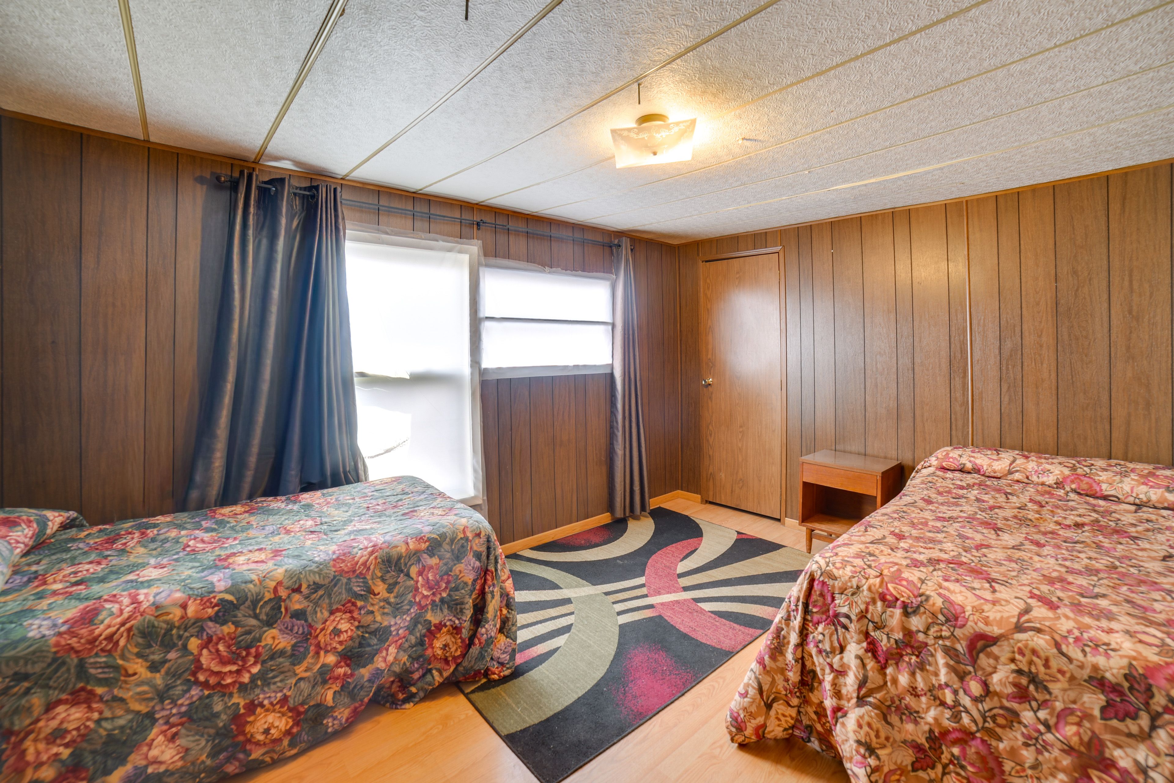 Bedroom 2 | Queen Bed | Full Bed