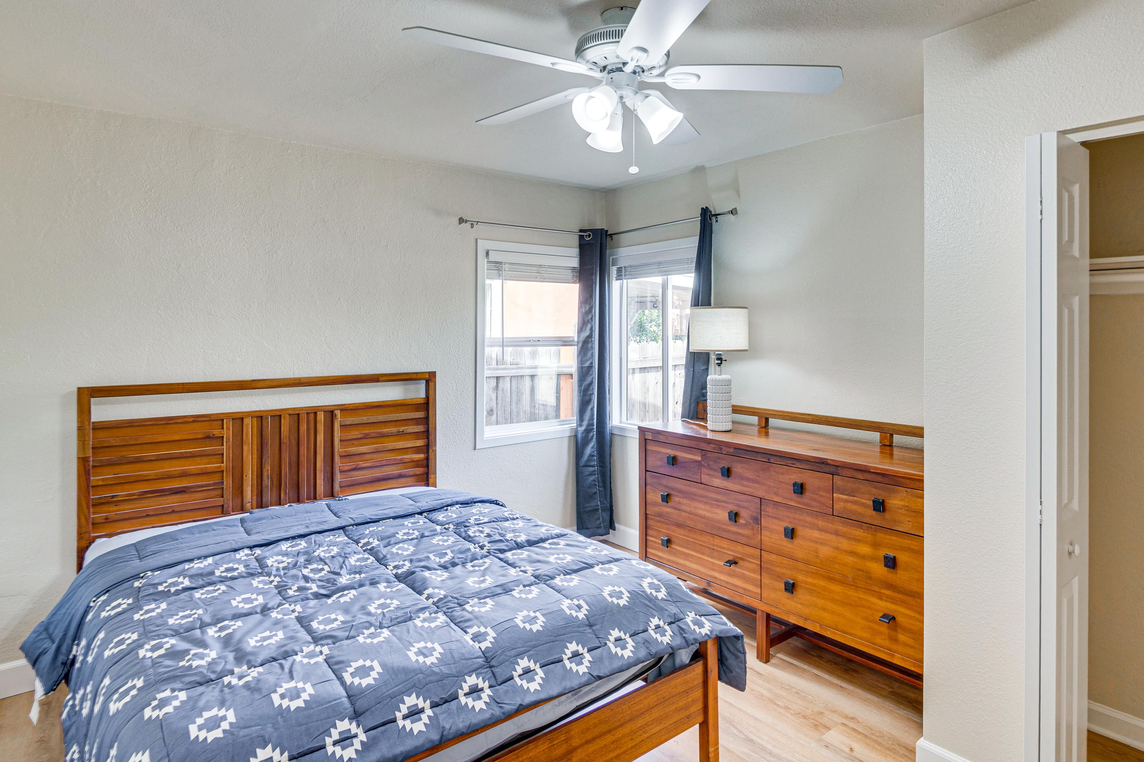 Bedroom 2 | Queen Bed