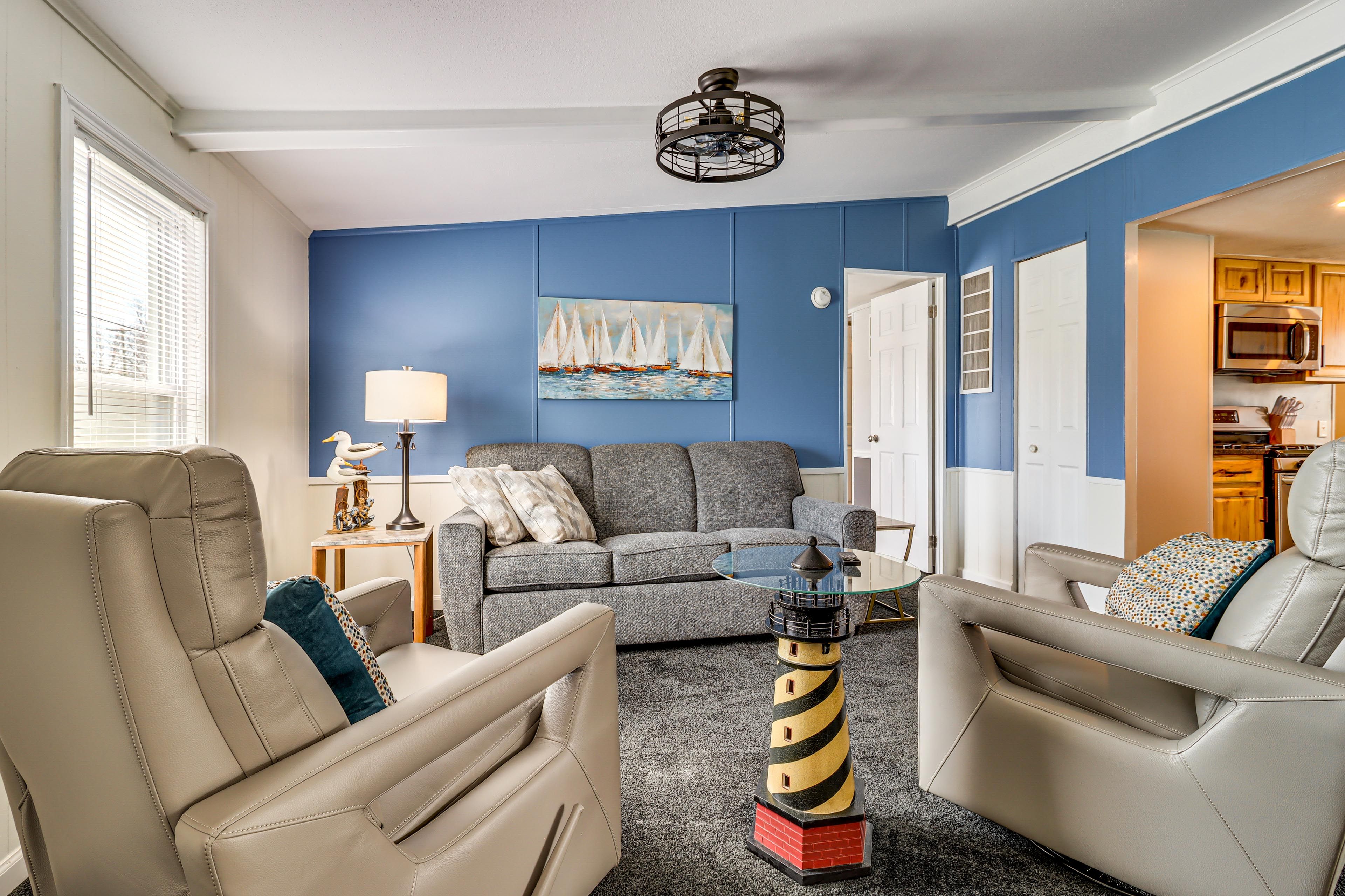 Living Room | Queen Sleeper Sofa