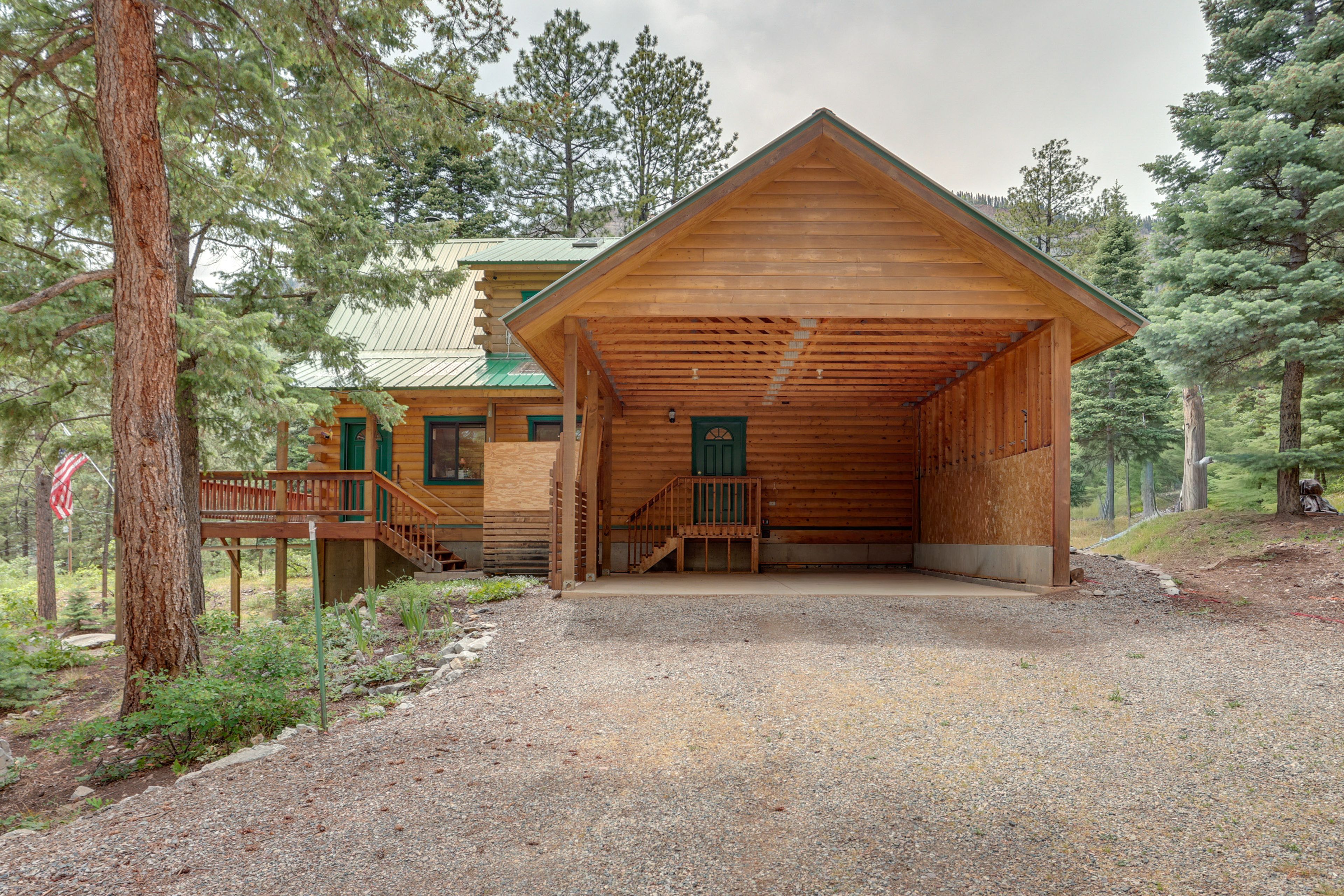 Parking | Carport (2 Vehicles) | Driveway (2 Vehicles)