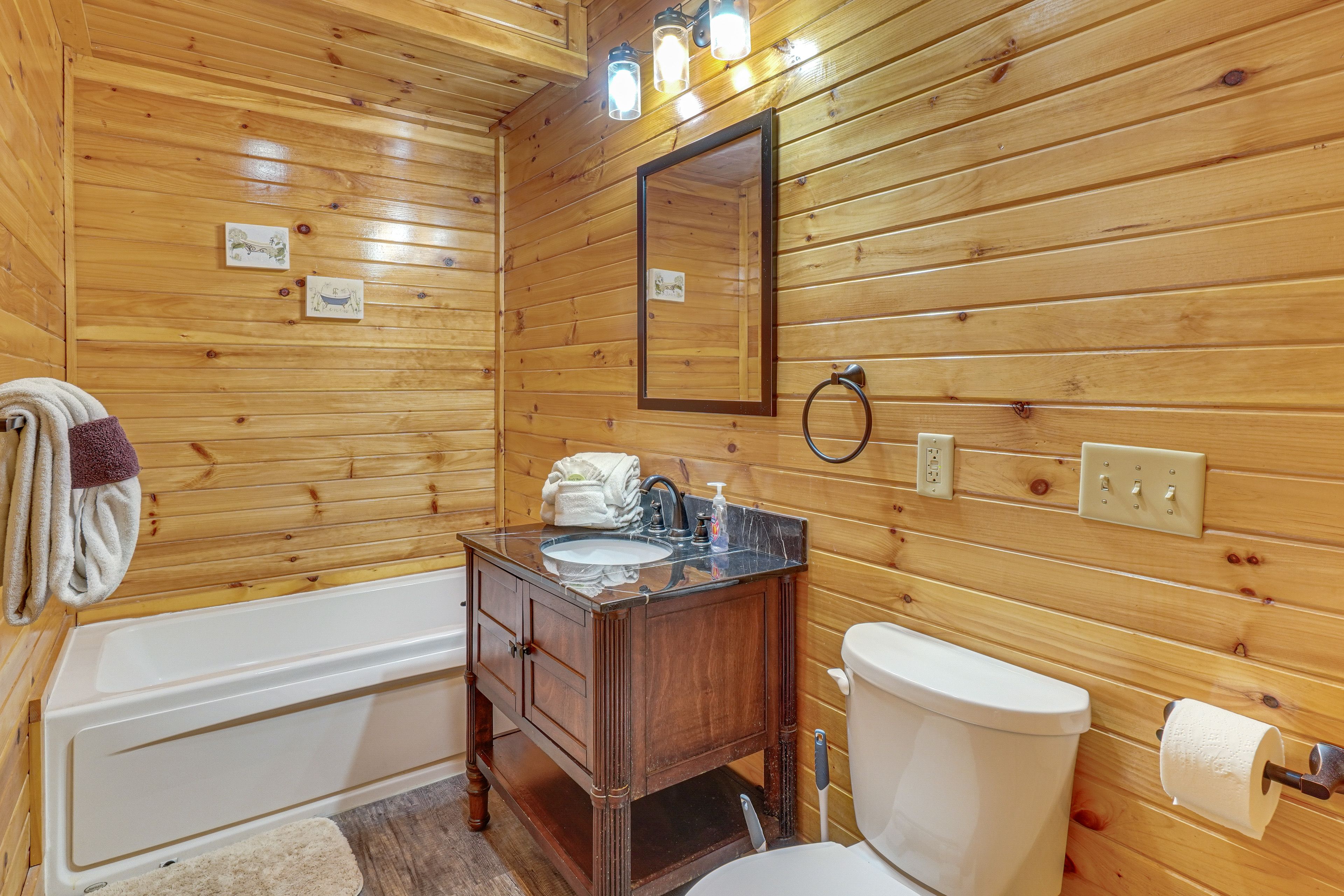 Full Bathroom | Lower Floor