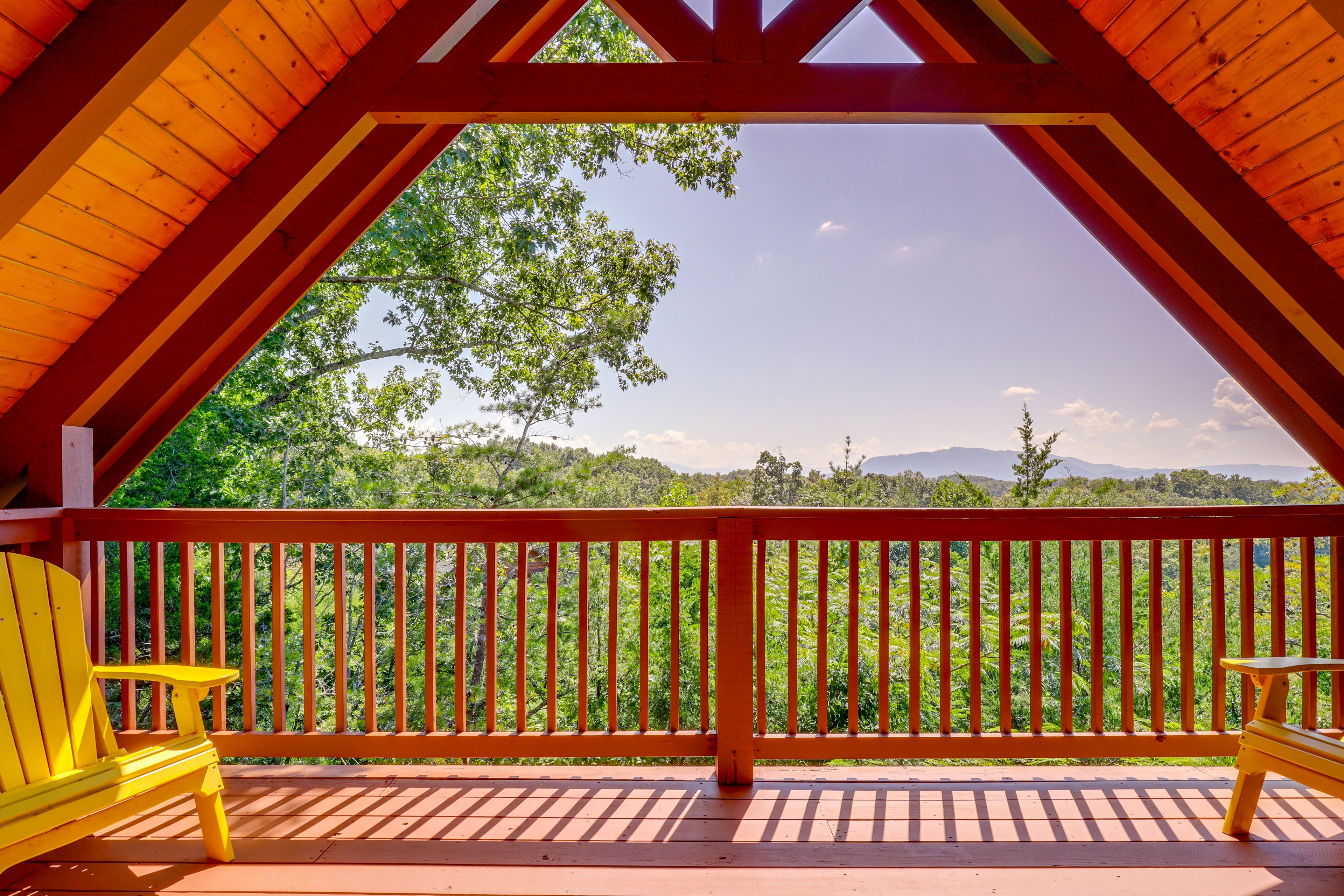 Balcony w/ Seating