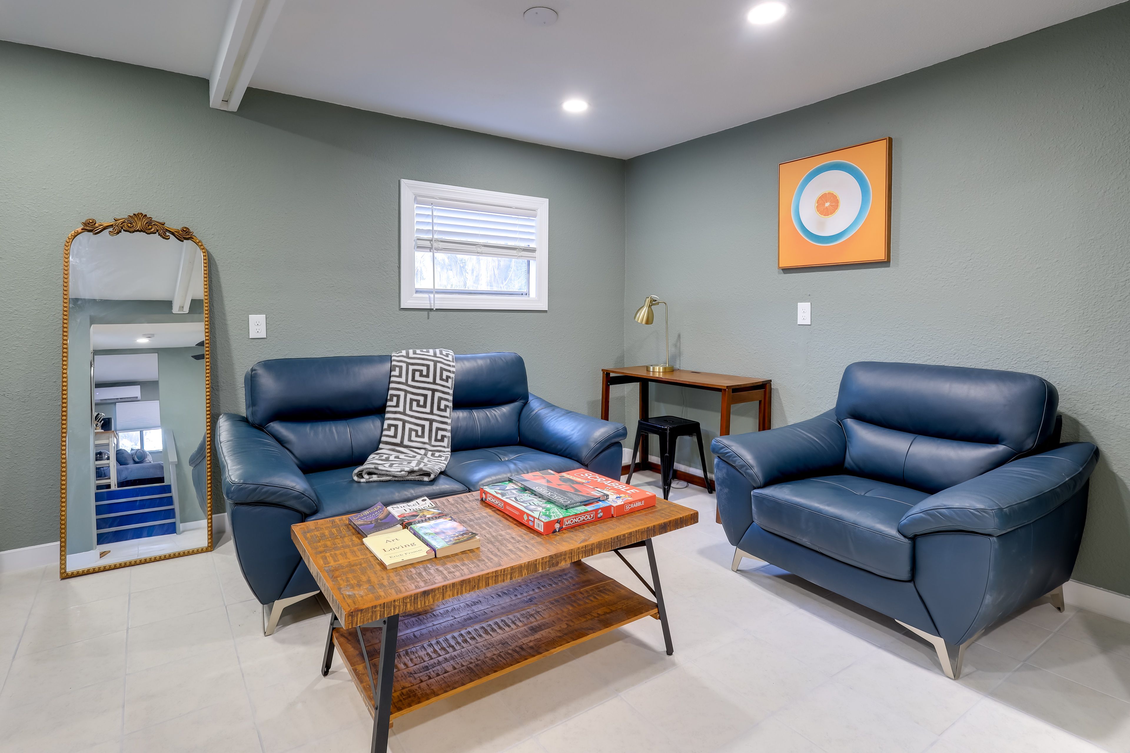 Living Room | Twin Bed