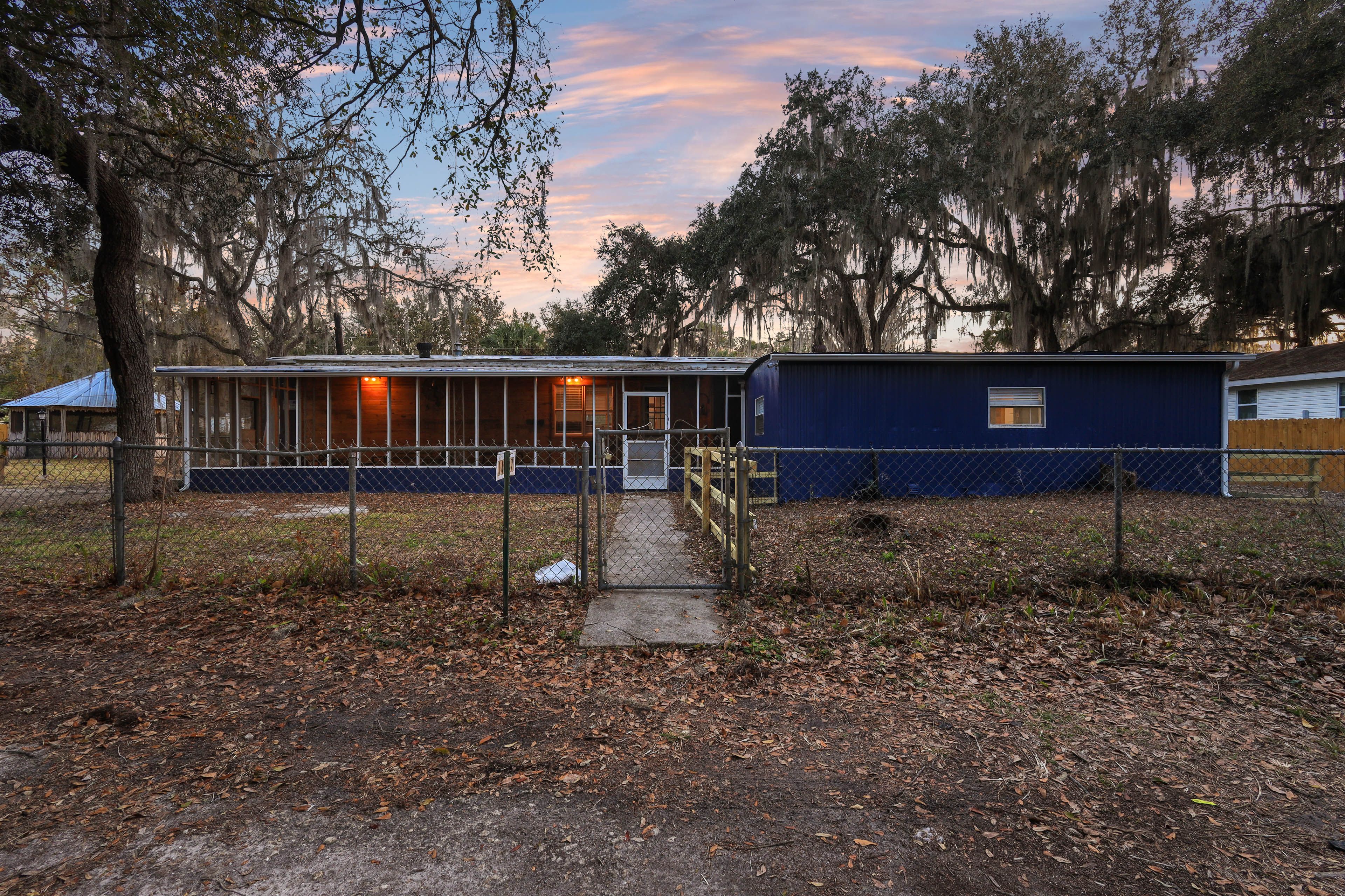 Driveway Parking | 2 Vehicles