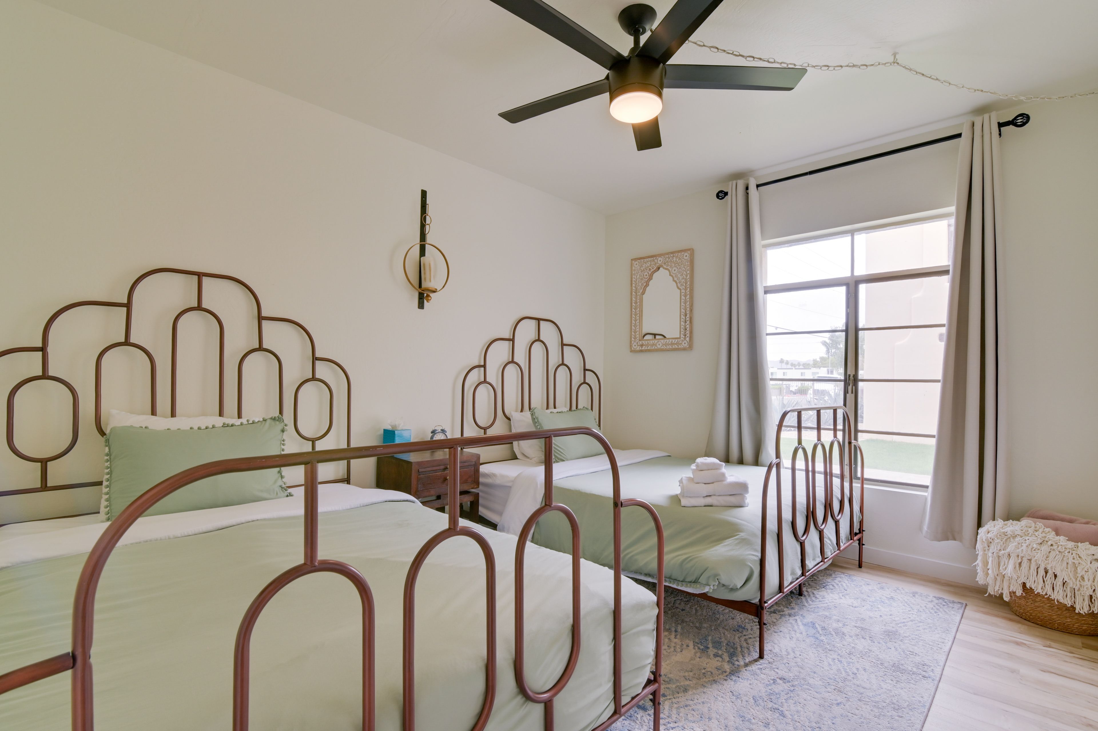Bedroom 2 | 2 Twin Beds