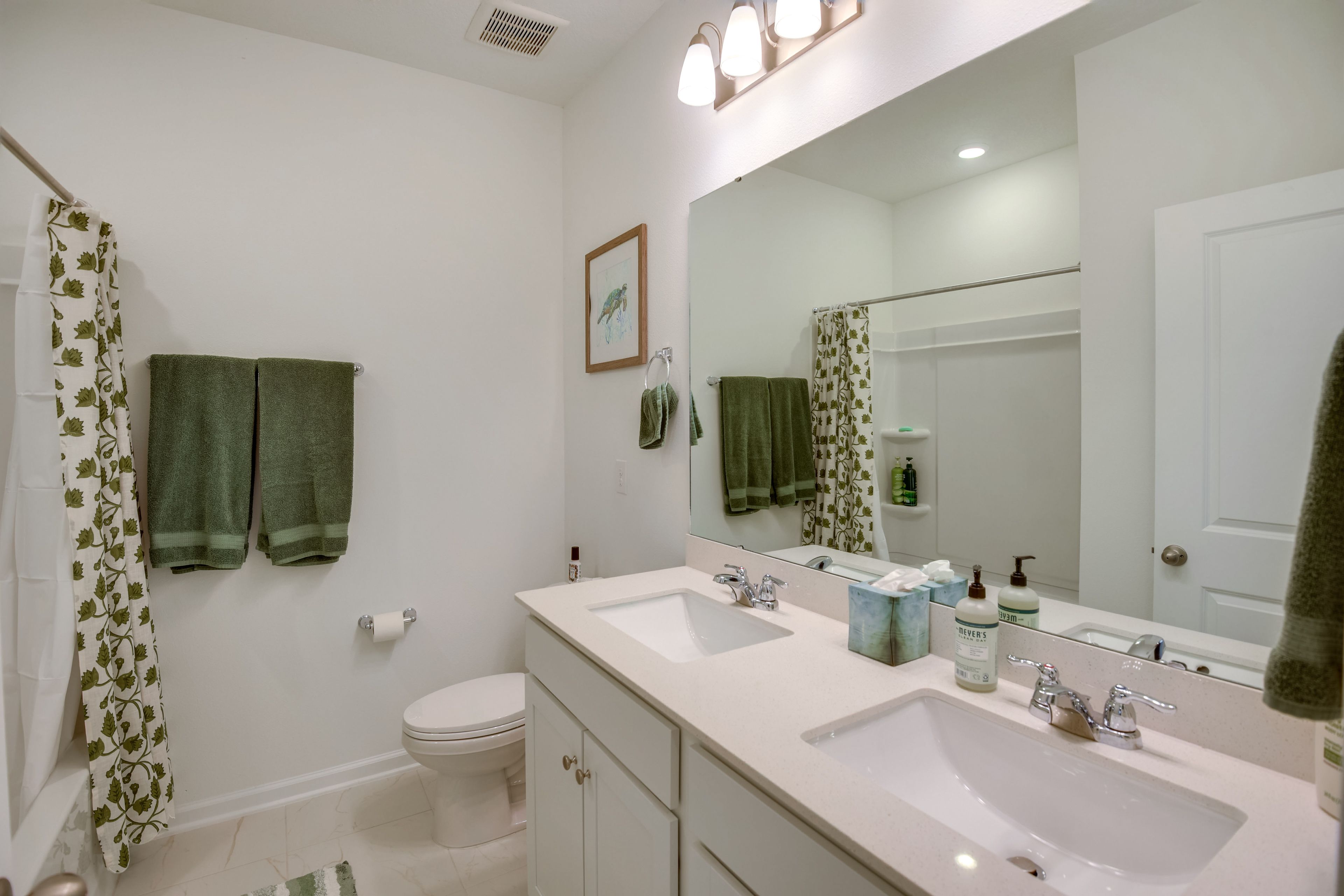 Bathroom | 2nd Floor