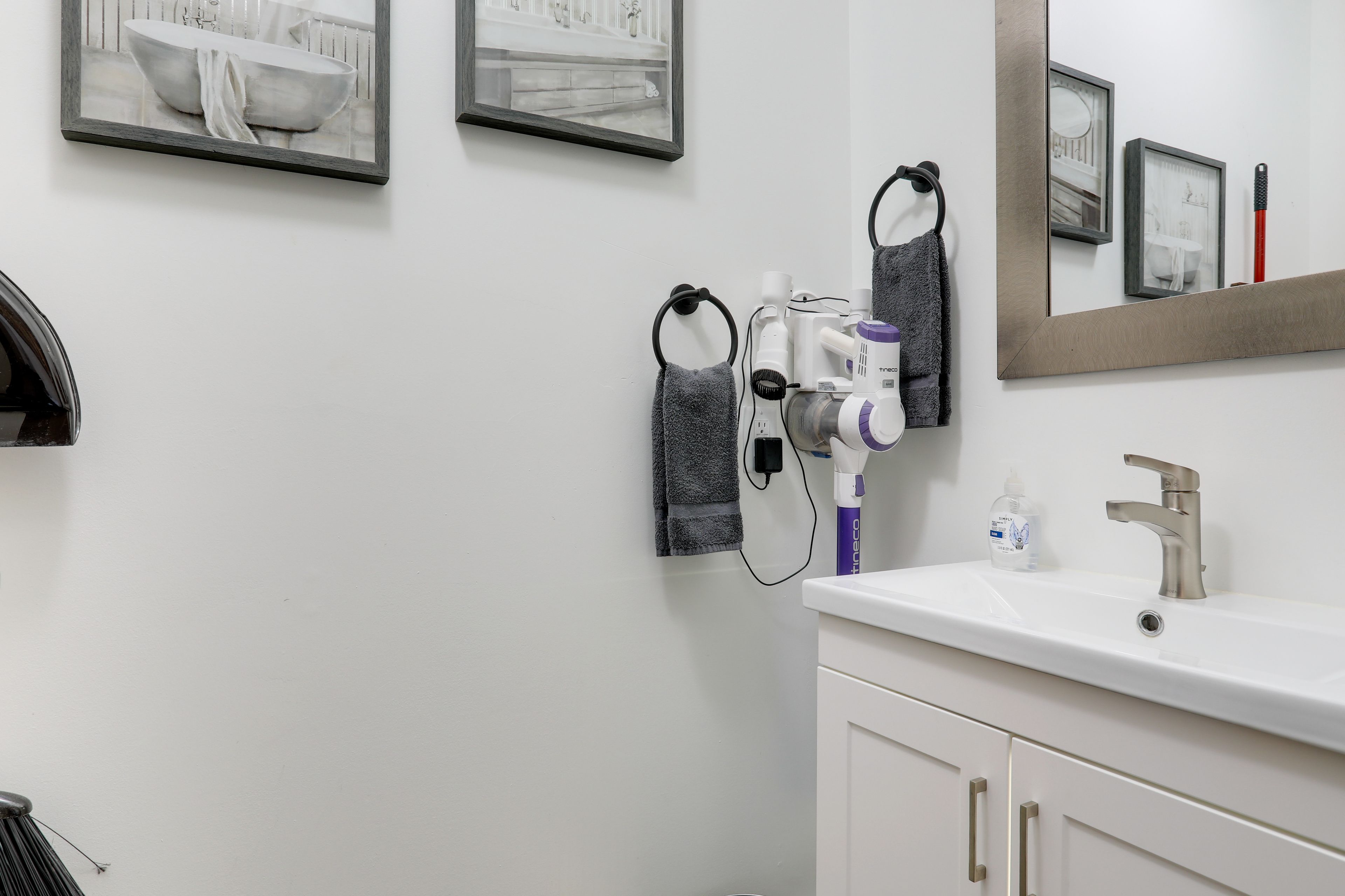 Half Bathroom | 1st Floor