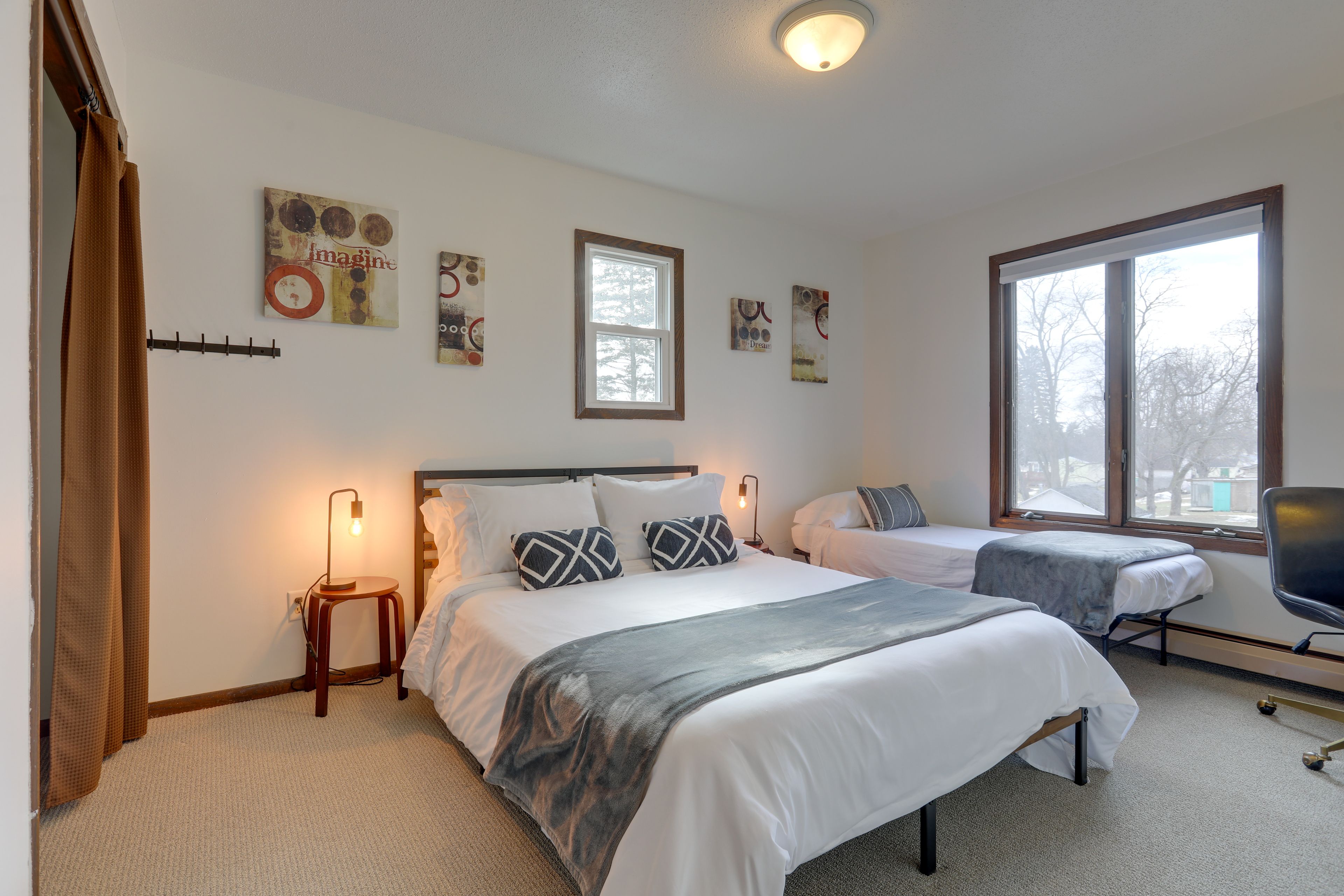 Bedroom 2 | Queen Bed | Twin Bed | 2nd Floor