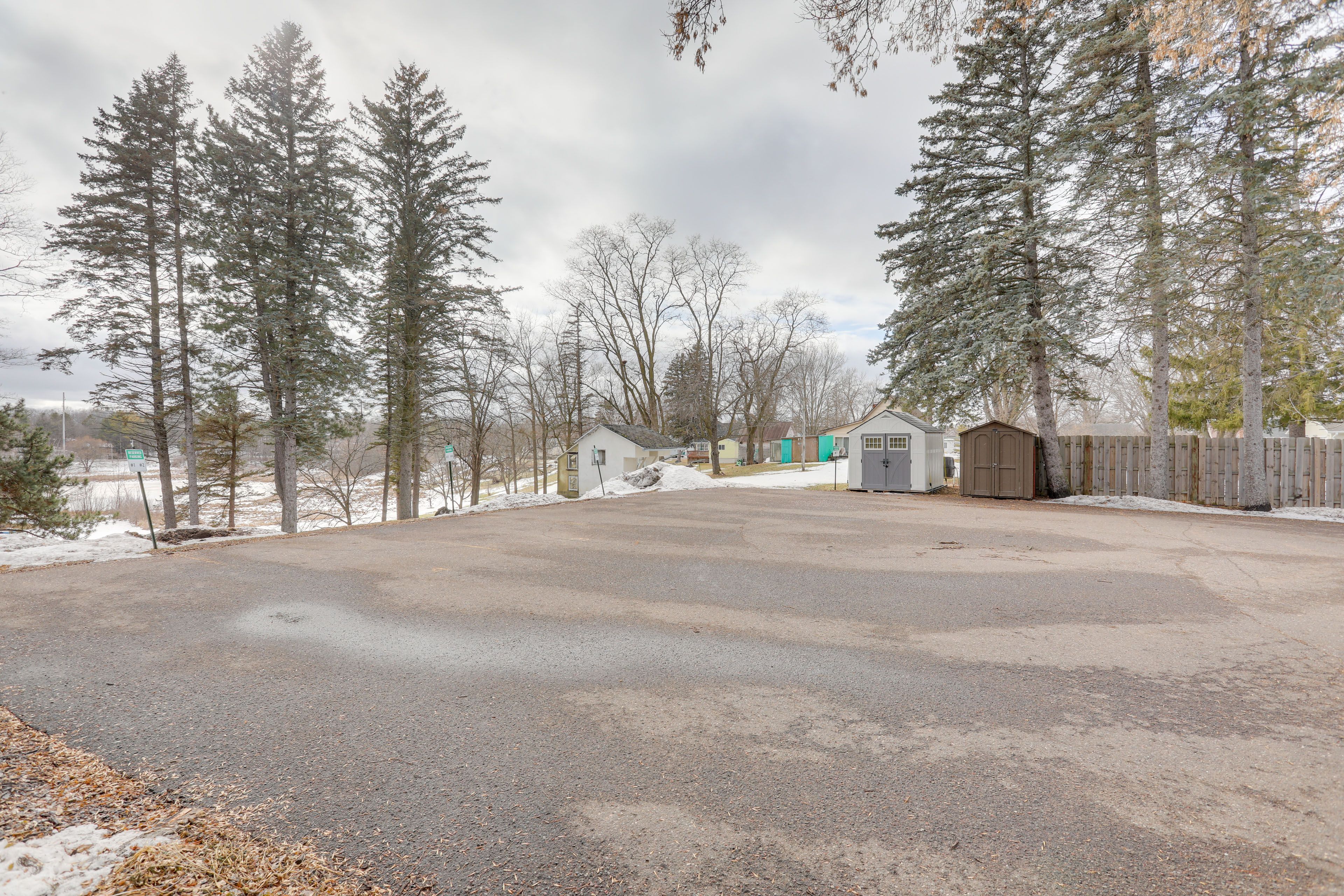 Parking | Driveway (2 Vehicles)