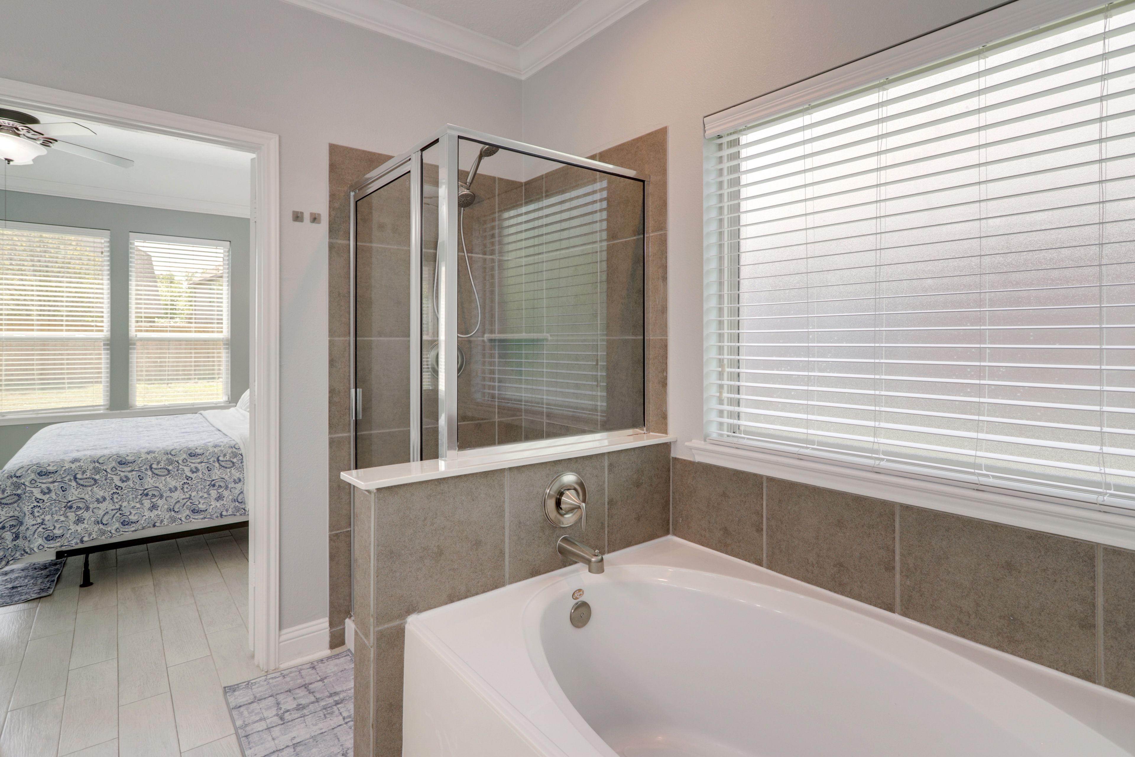 En-Suite Bathroom | 1st Floor