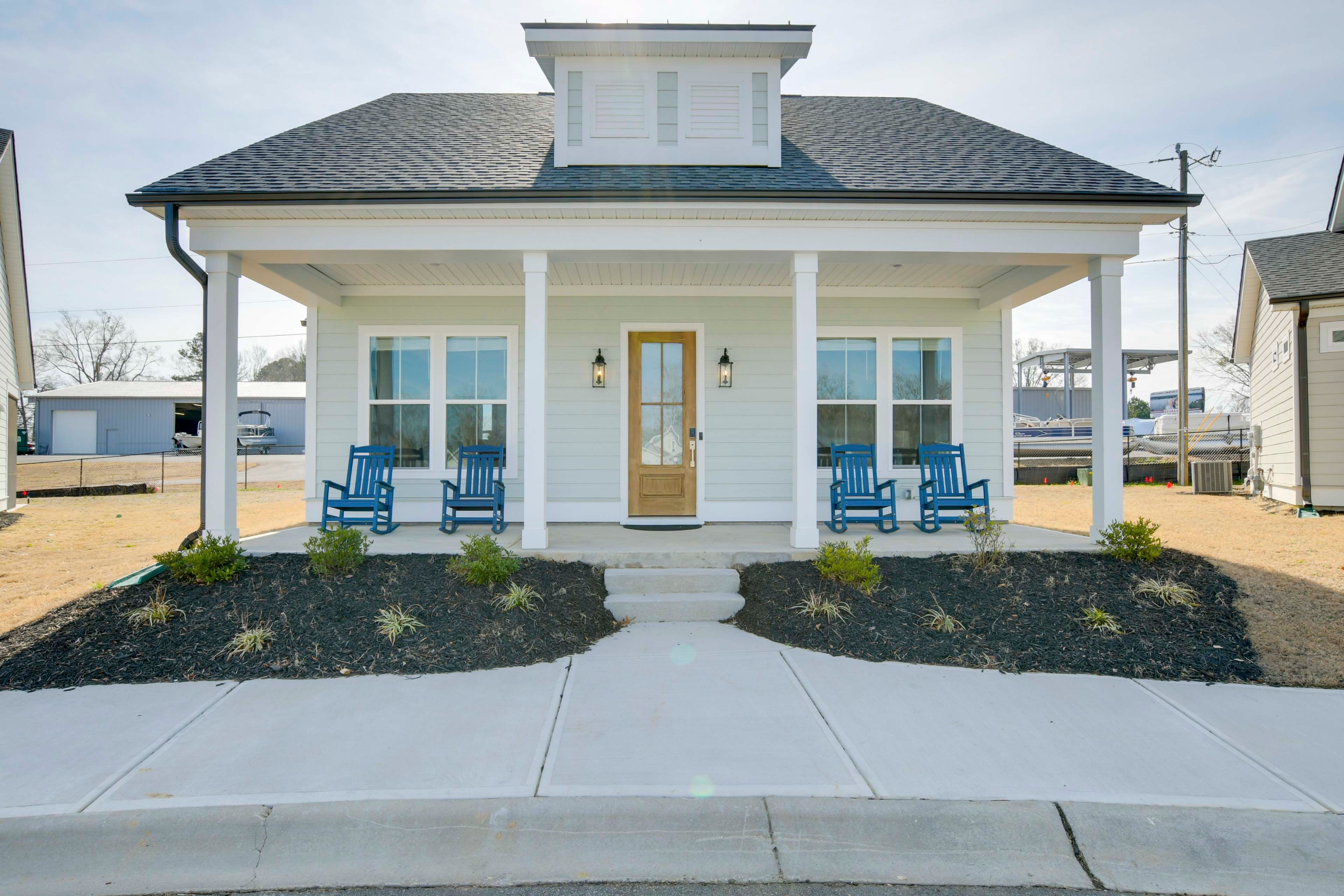 Greenwood Vacation Rental | 3BR | 2.5BA | 1,300 Sq Ft