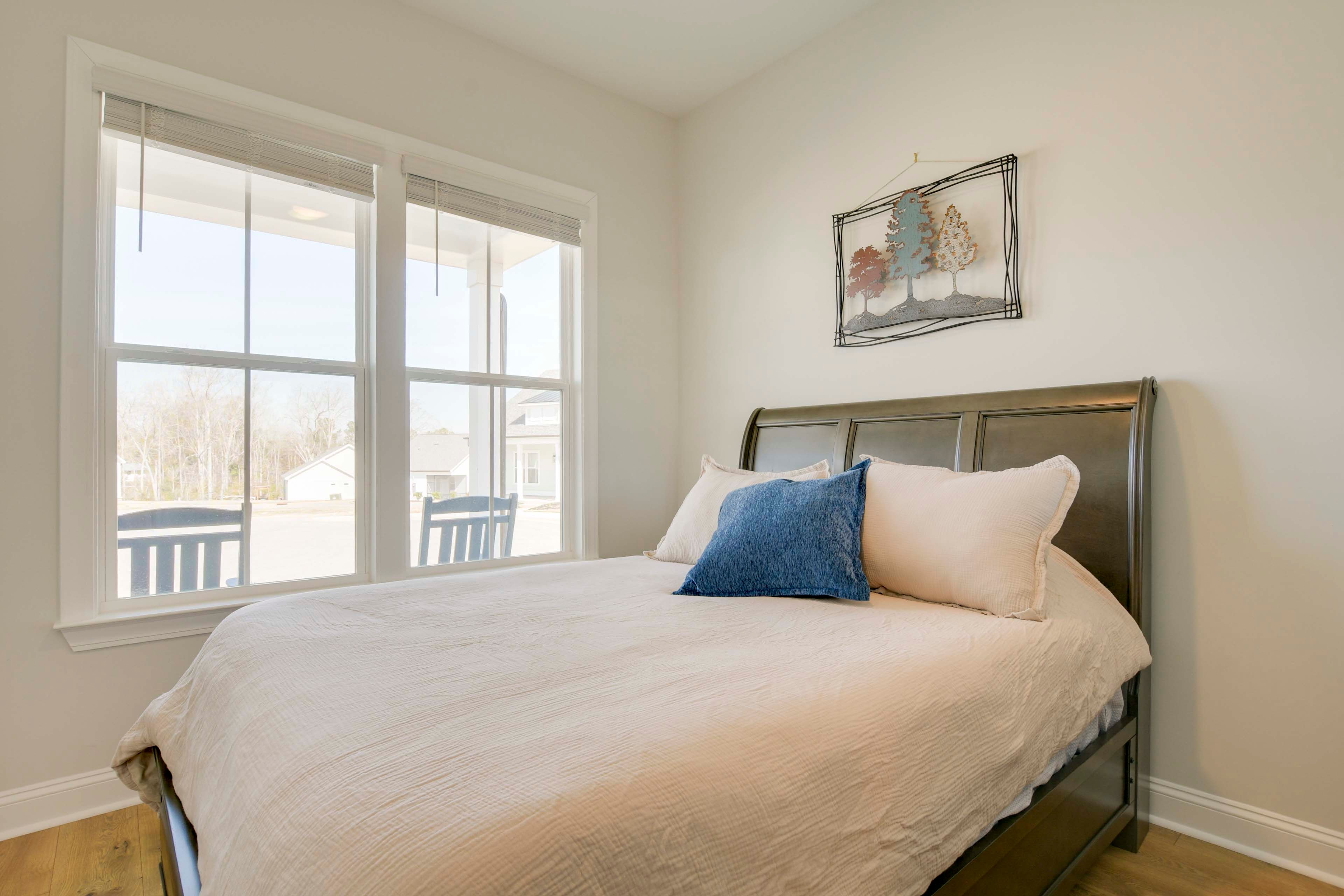 Bedroom 2 | Queen Bed | 1st Floor