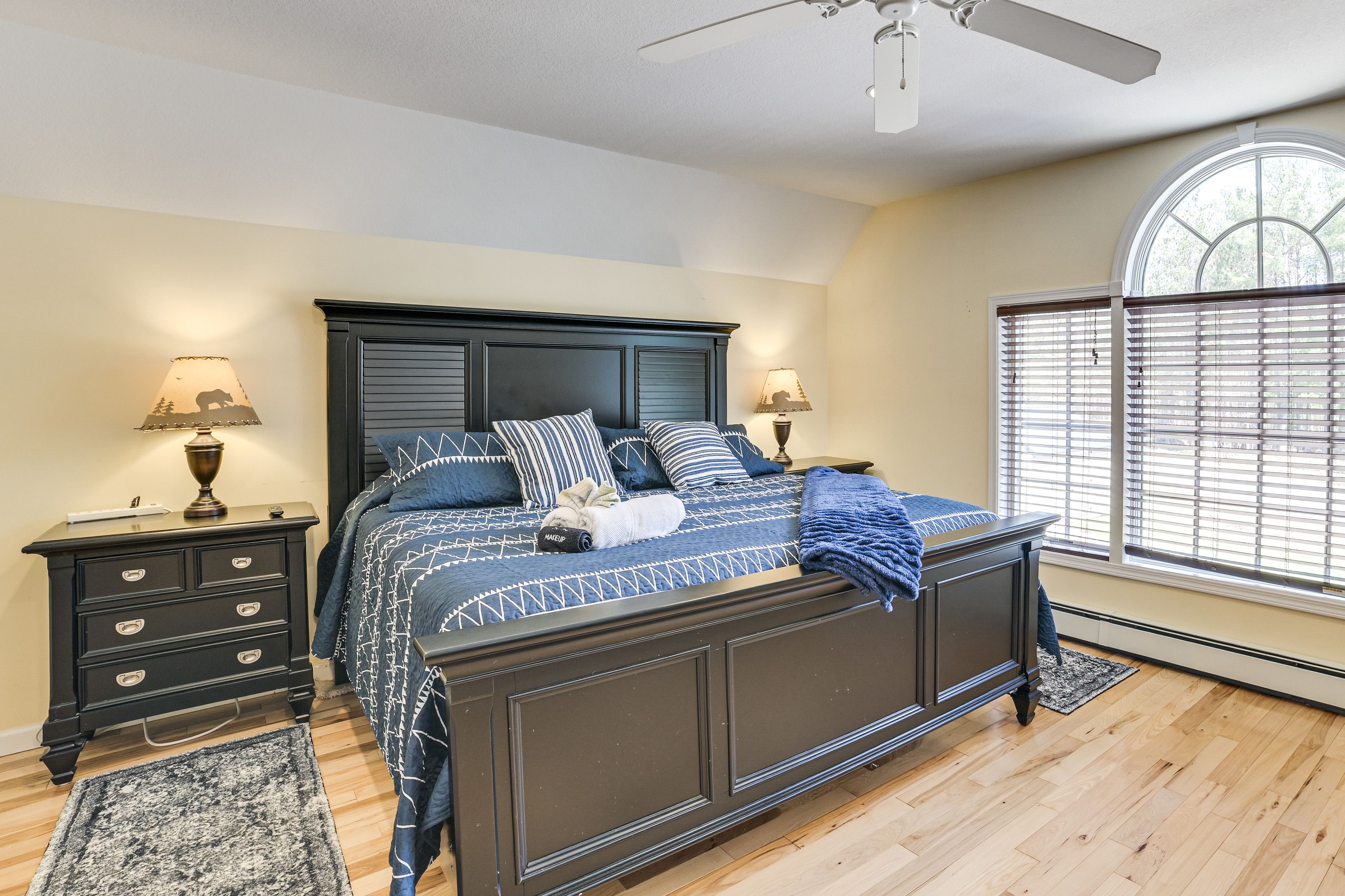 Bedroom 1 (Suite) | King Bed | 2nd Floor