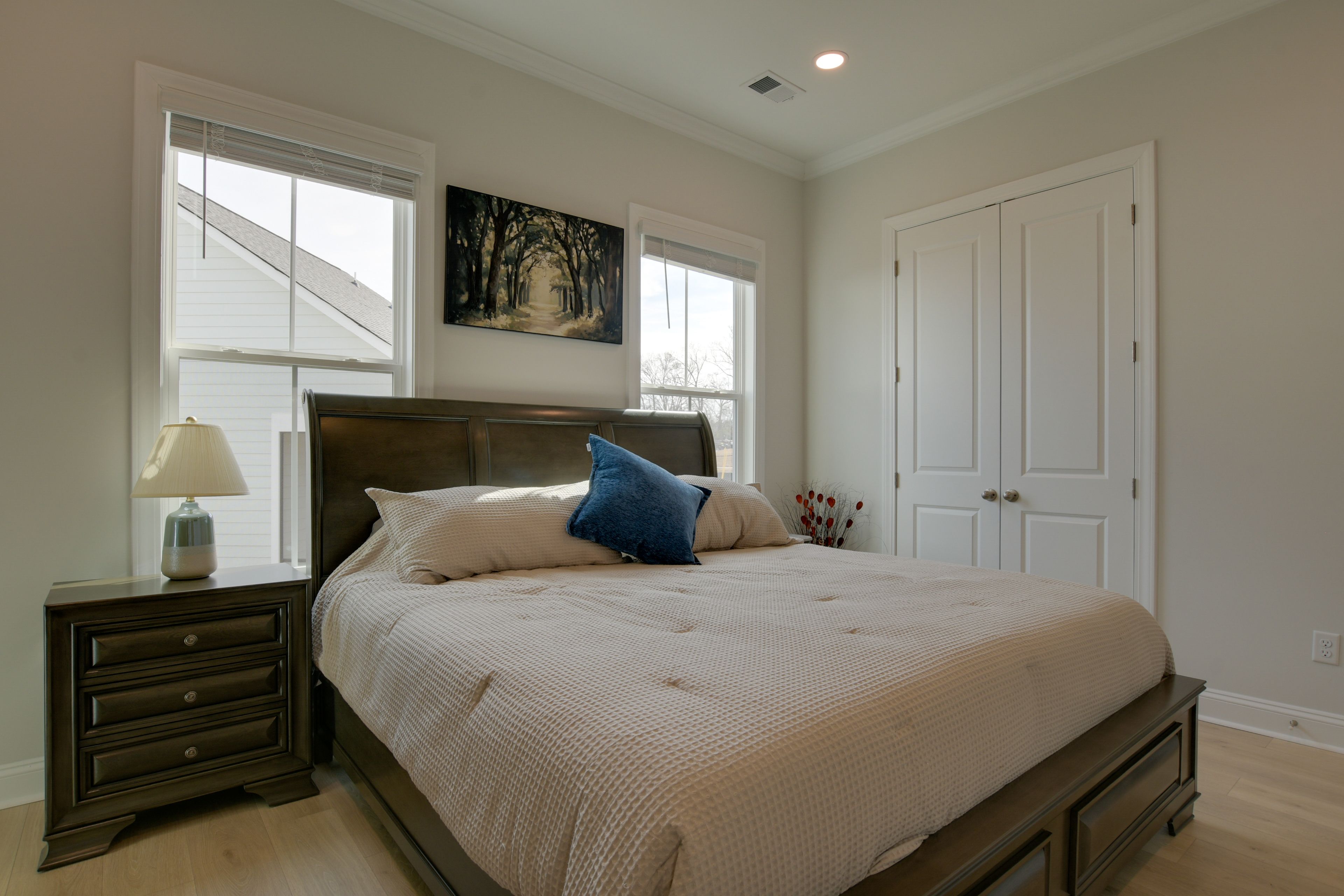 Bedroom 1 | King Bed | Smart TV | 1st Floor