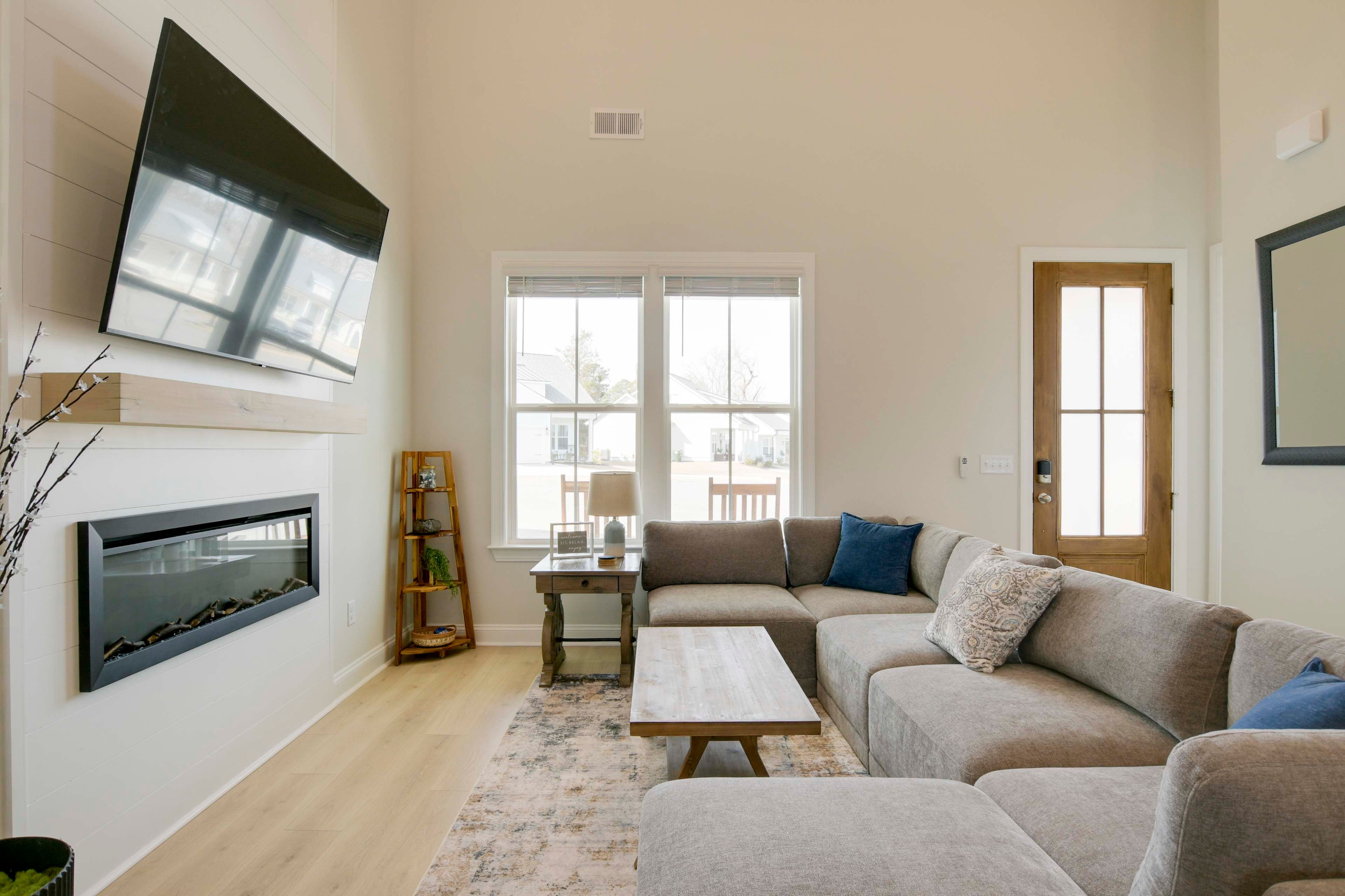 Living Room | Electric Fireplace | Smart TV