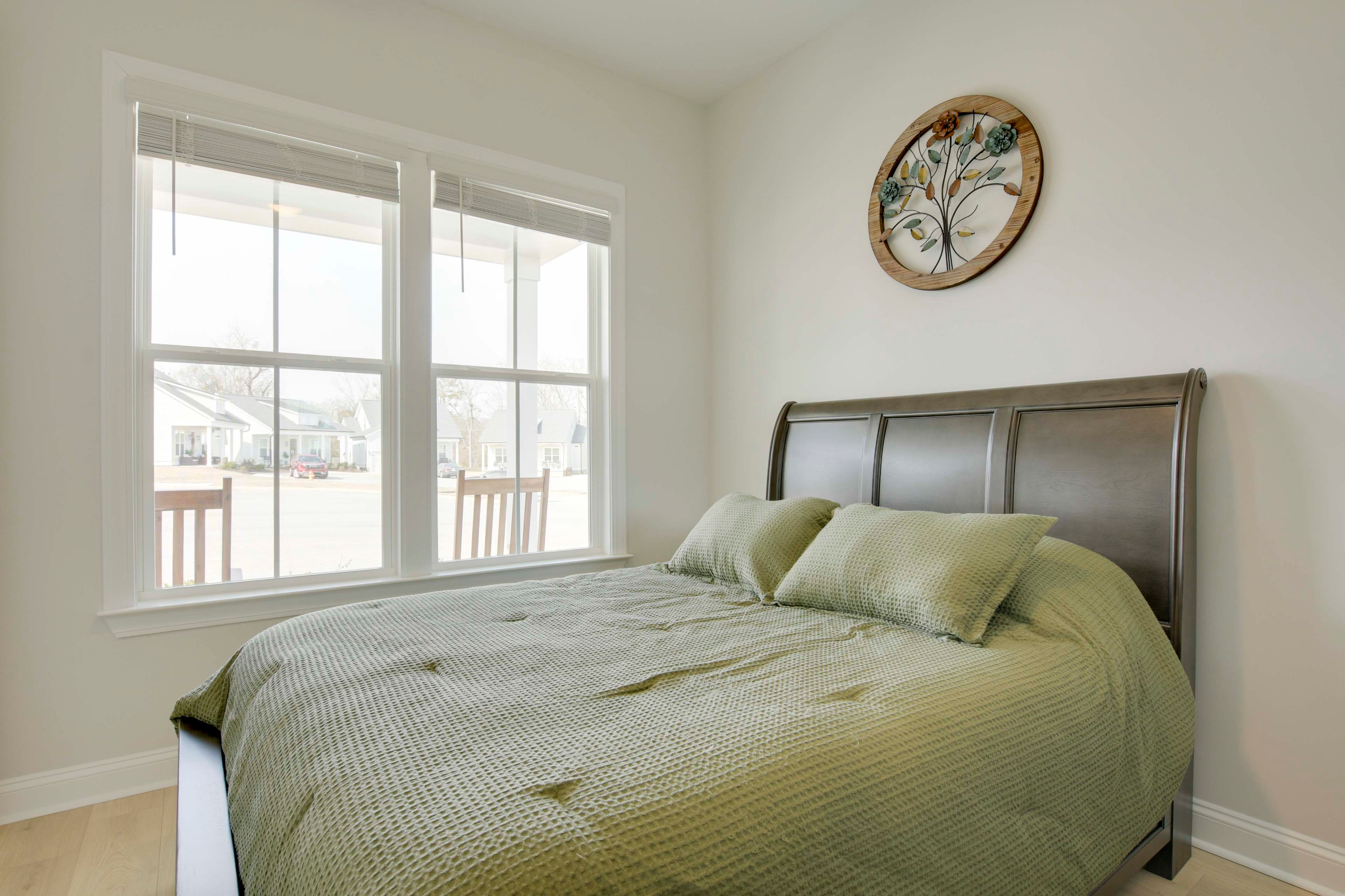 Bedroom 2 | Queen Bed | 1st Floor