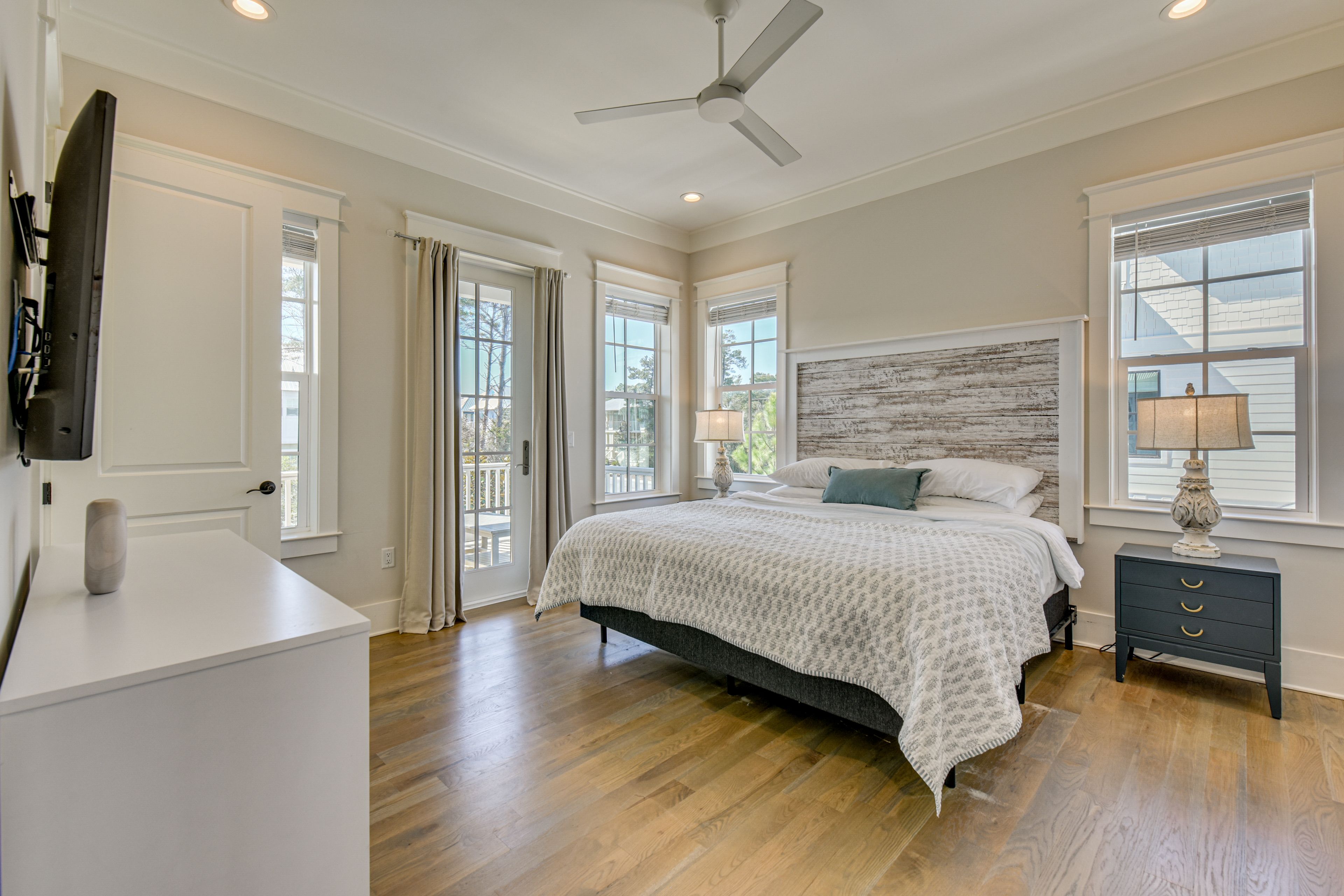 Bedroom 2 | King Bed | 2nd Floor