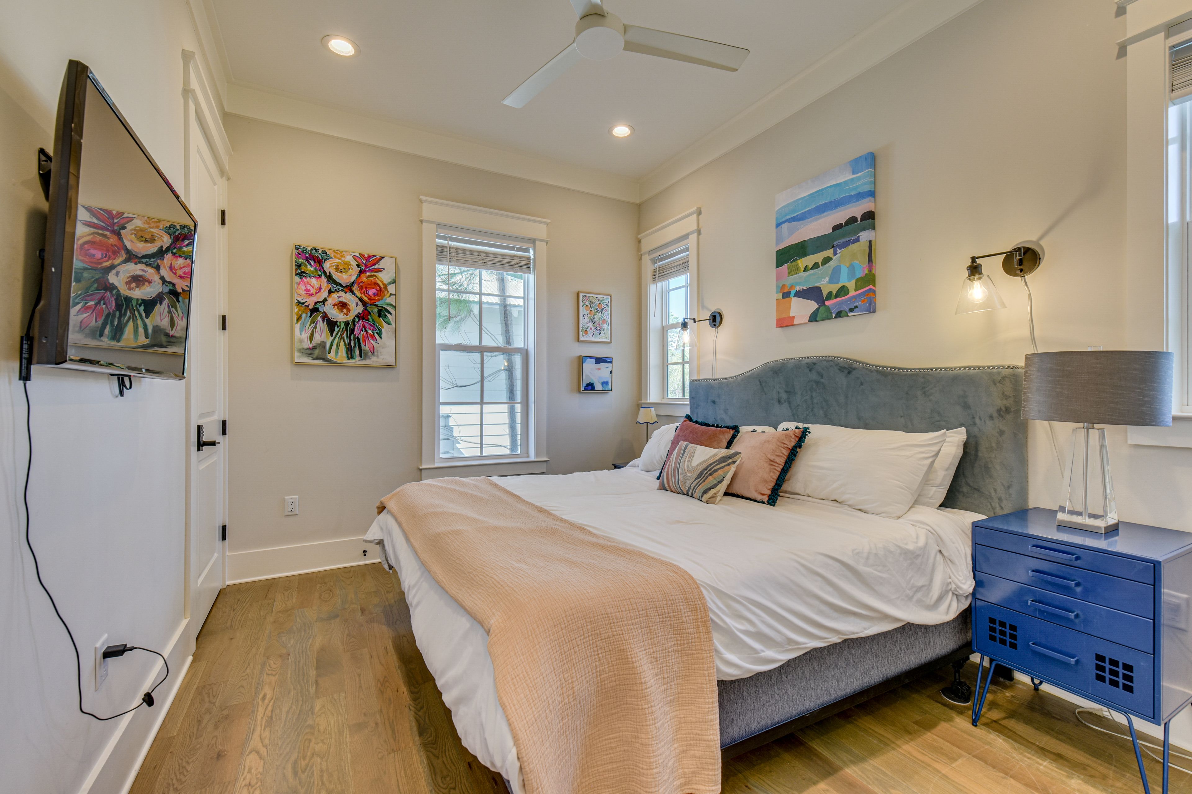 Bedroom 1 | King Bed | 1st Floor