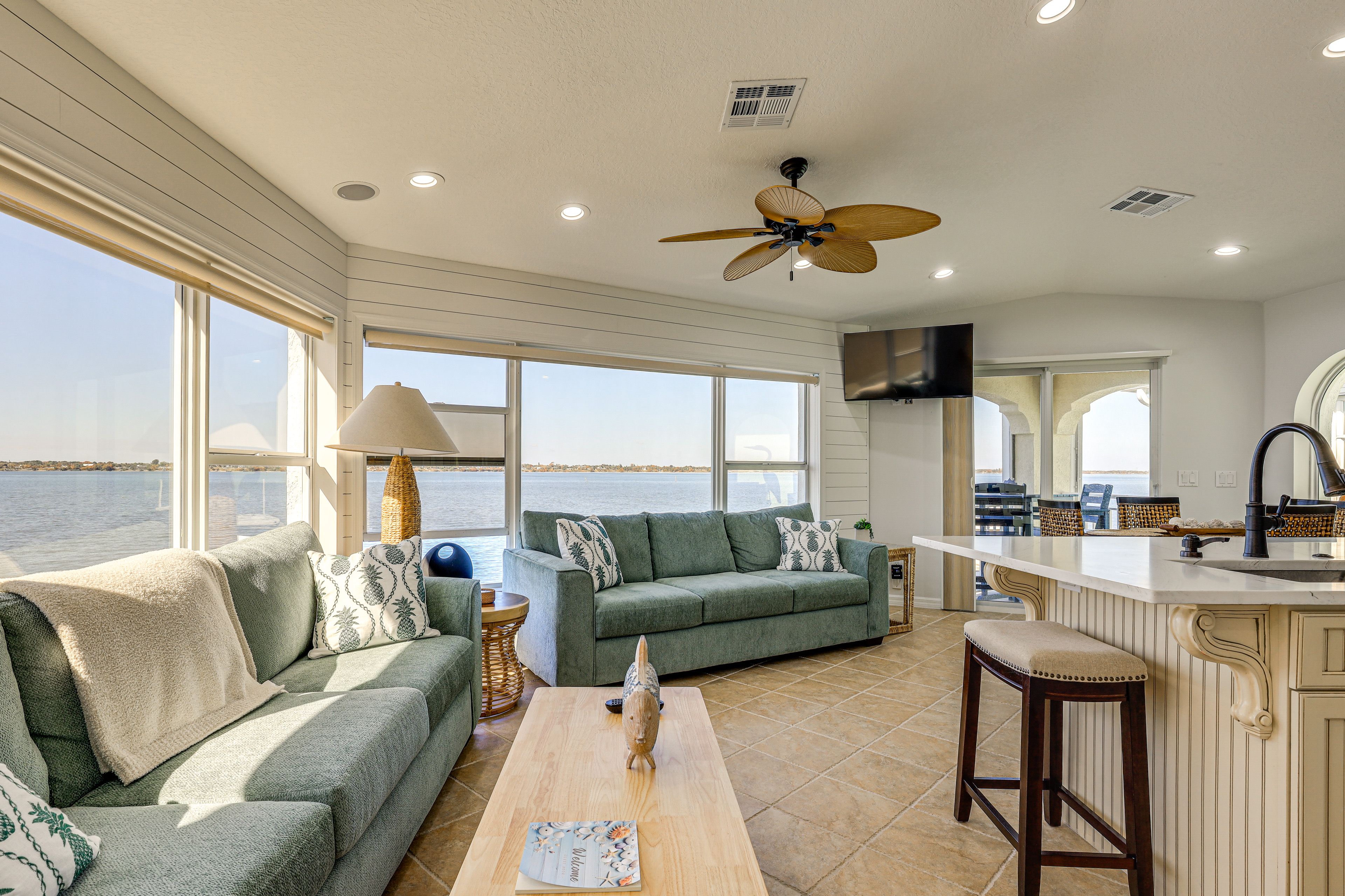 Living Room | Upper Level