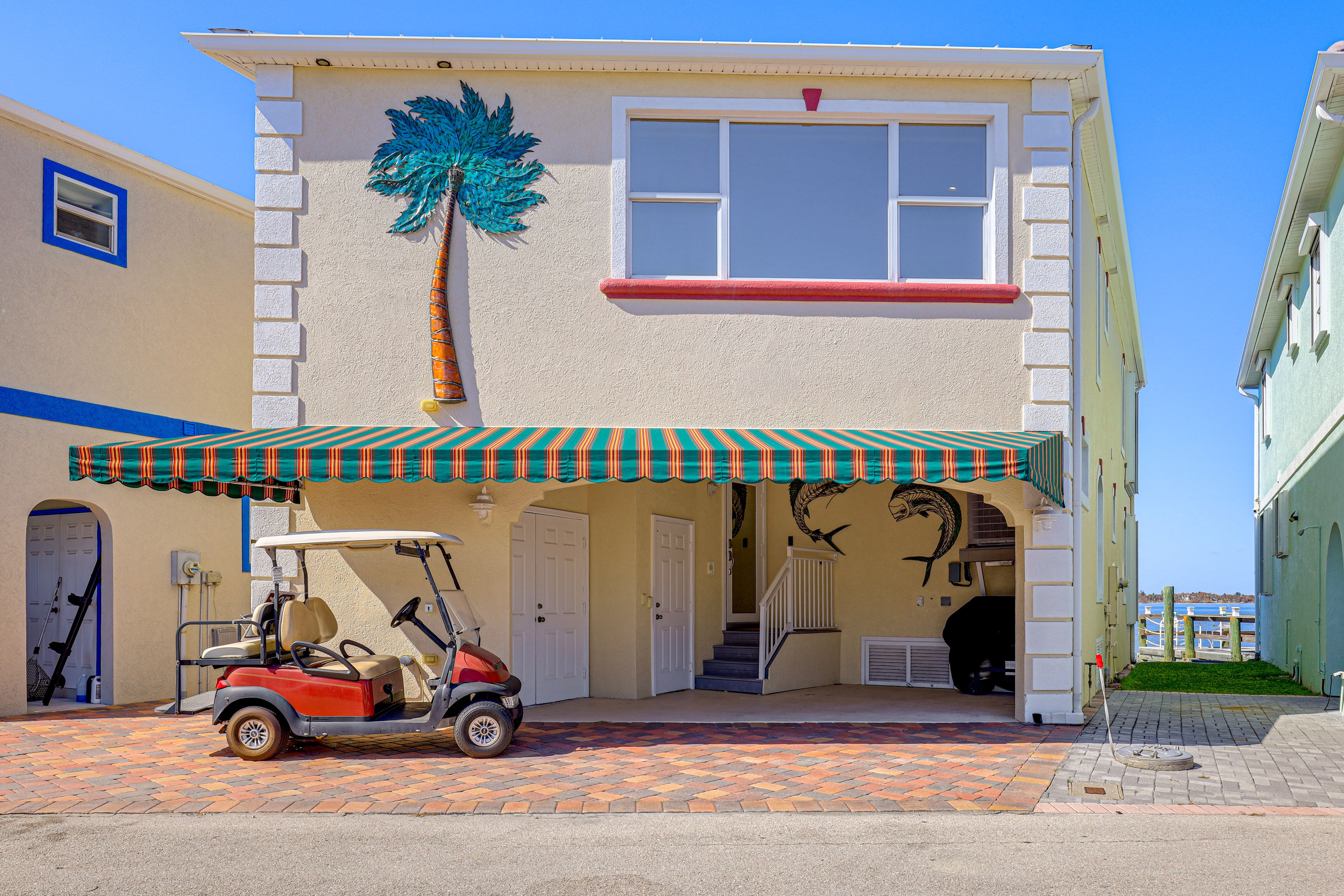 Parking | Garage (1 Vehicle) | Driveway (1 Vehicle)