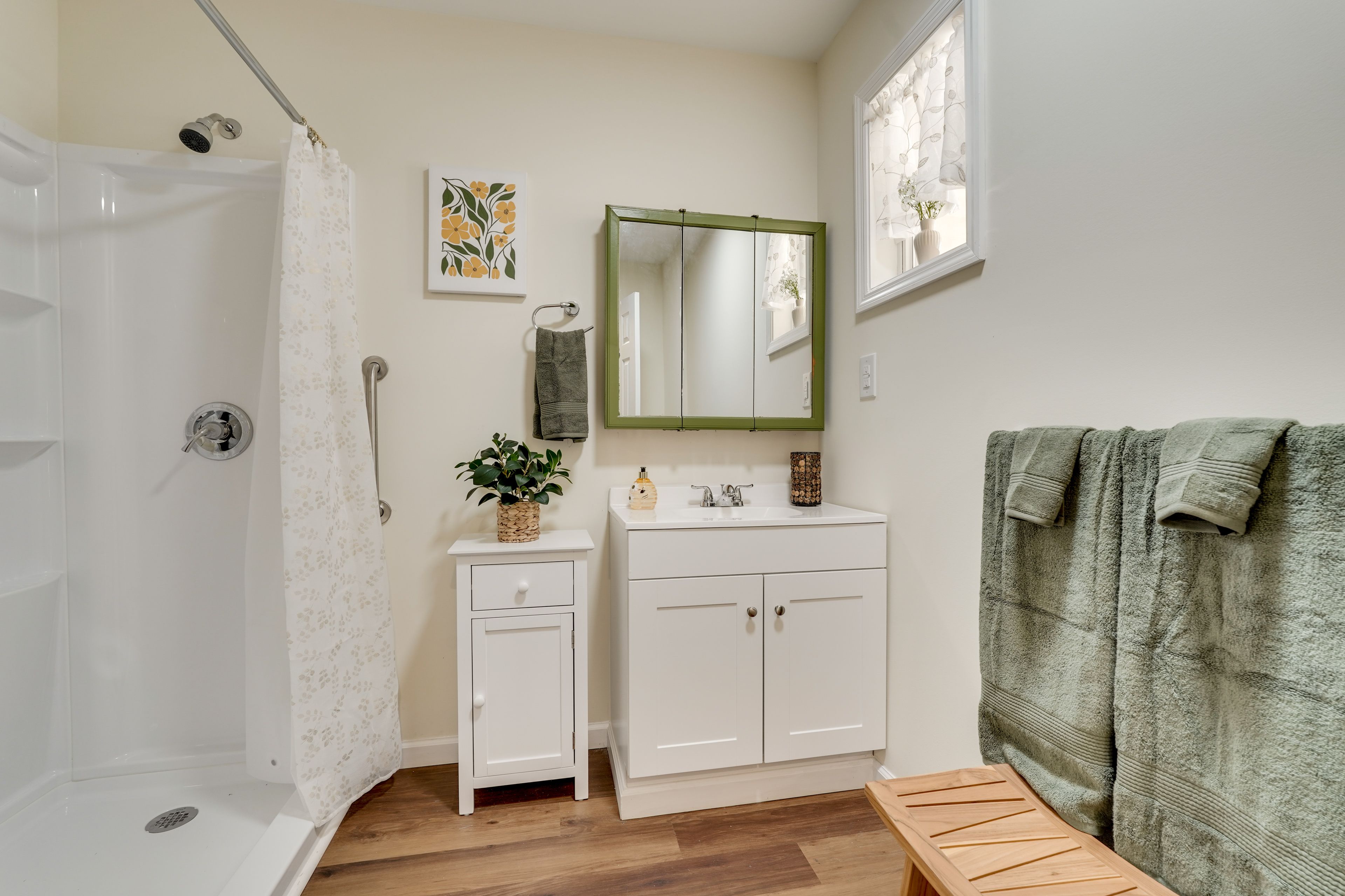 Full Bathroom